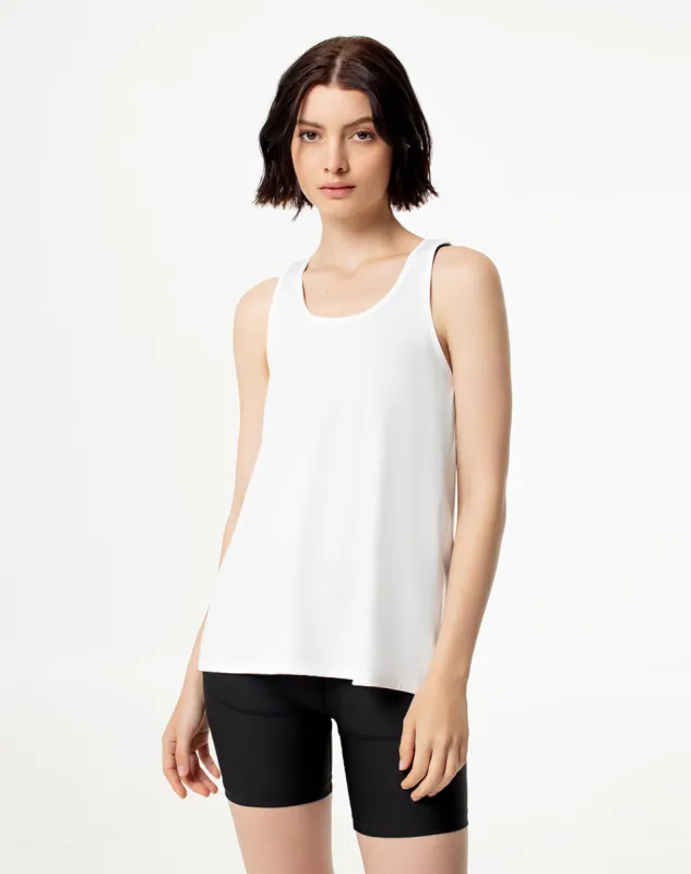 Camiseta regular fit blanca sold by Gef
