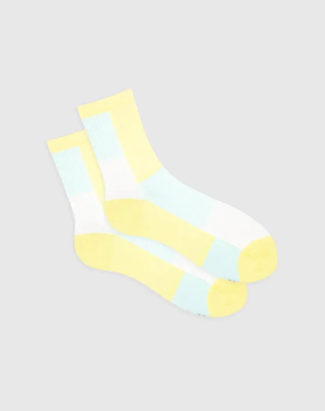 Medias cortas amarillas sold by Gef