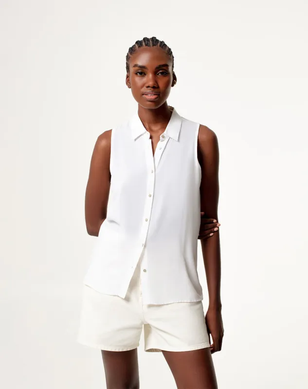 Camisa regular fit blanca sold by Gef