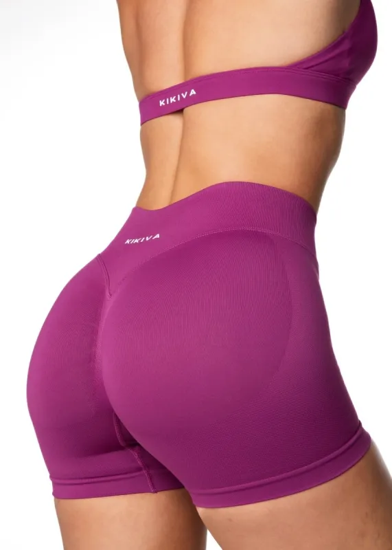 LOW Dynamic Seamless Short - Blossom-Berry made by Kikiva