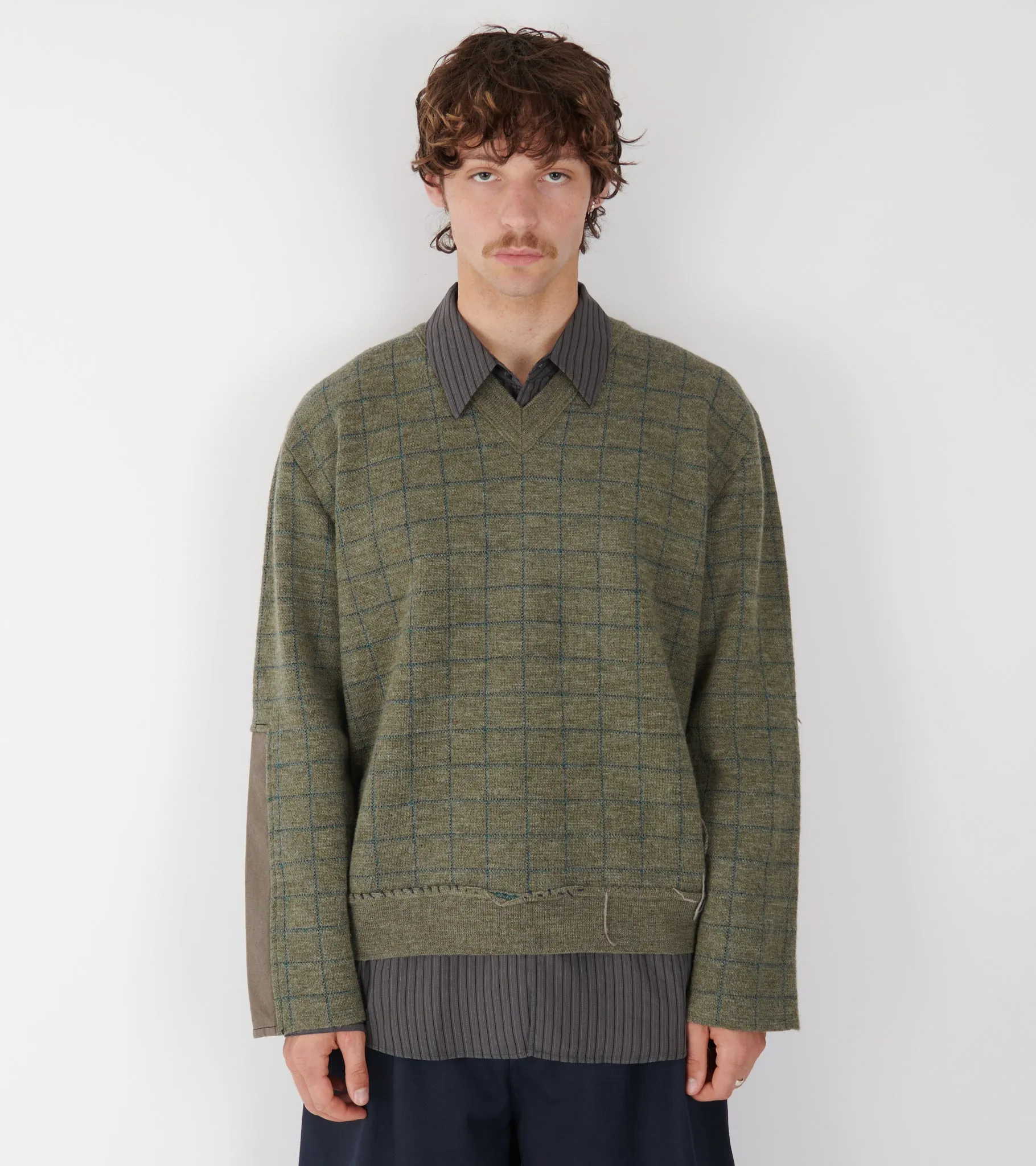 Wool V-neck Militery Green sold by Dr. Adams product image thumbnail 3
