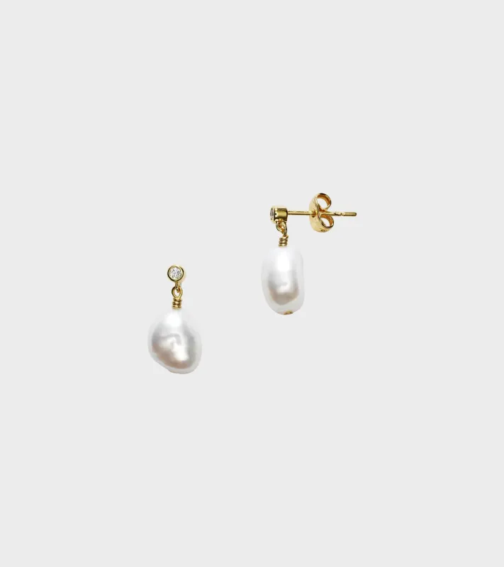 Pearly Earring Gold sold by Dr. Adams