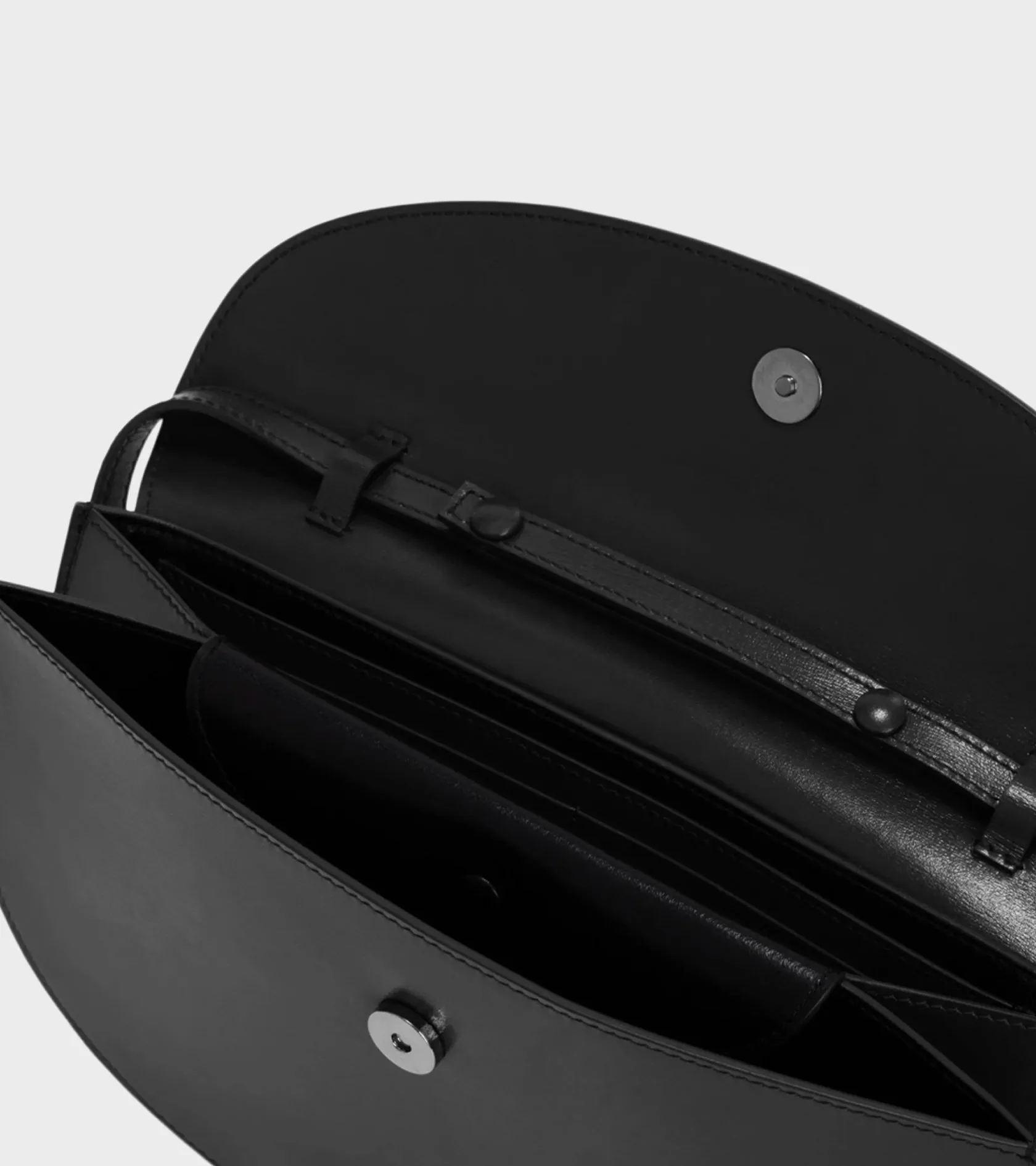 Curve Wallet Bag Black sold by Dr. Adams product image thumbnail 4