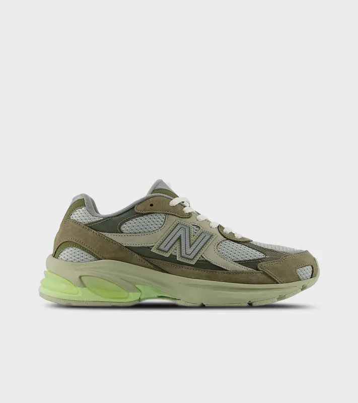 U20101AH Covert Green/Dry Lime made by New Balance