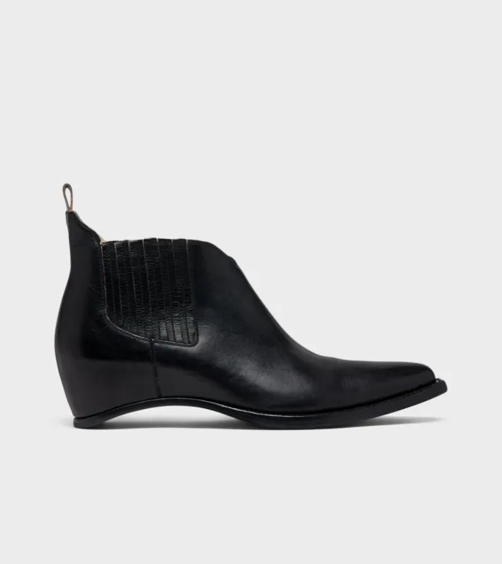 Heel-less Western Chelsea Boots Black made by Maison Margiela