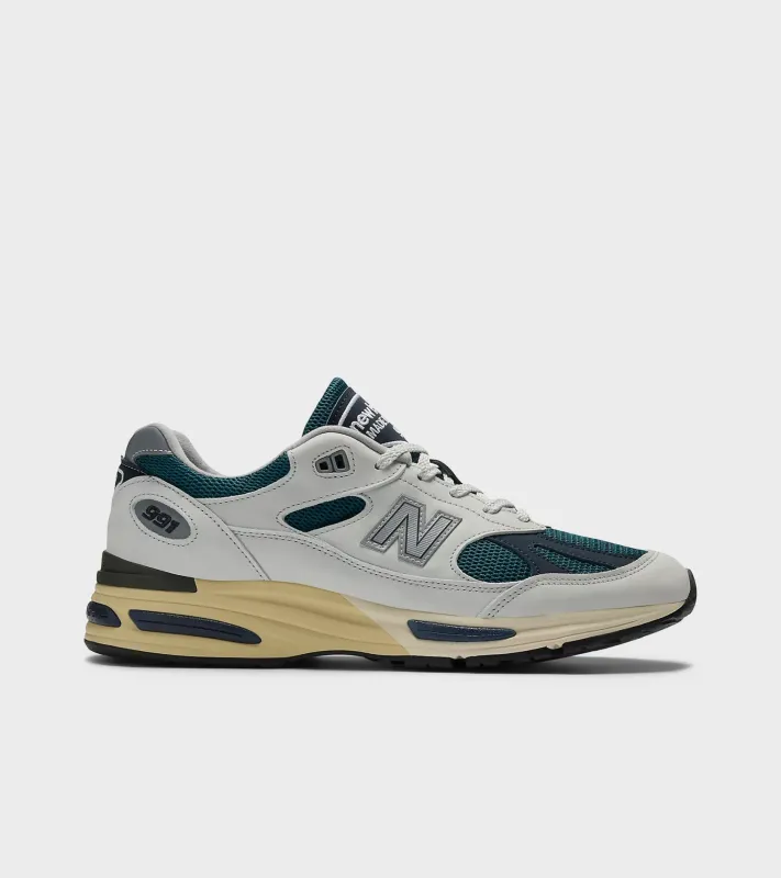 U991TO2 Balsam/Total Eclipse made by New Balance