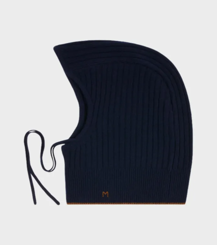 Hood Irma N227 Magic Blue made by Moismont