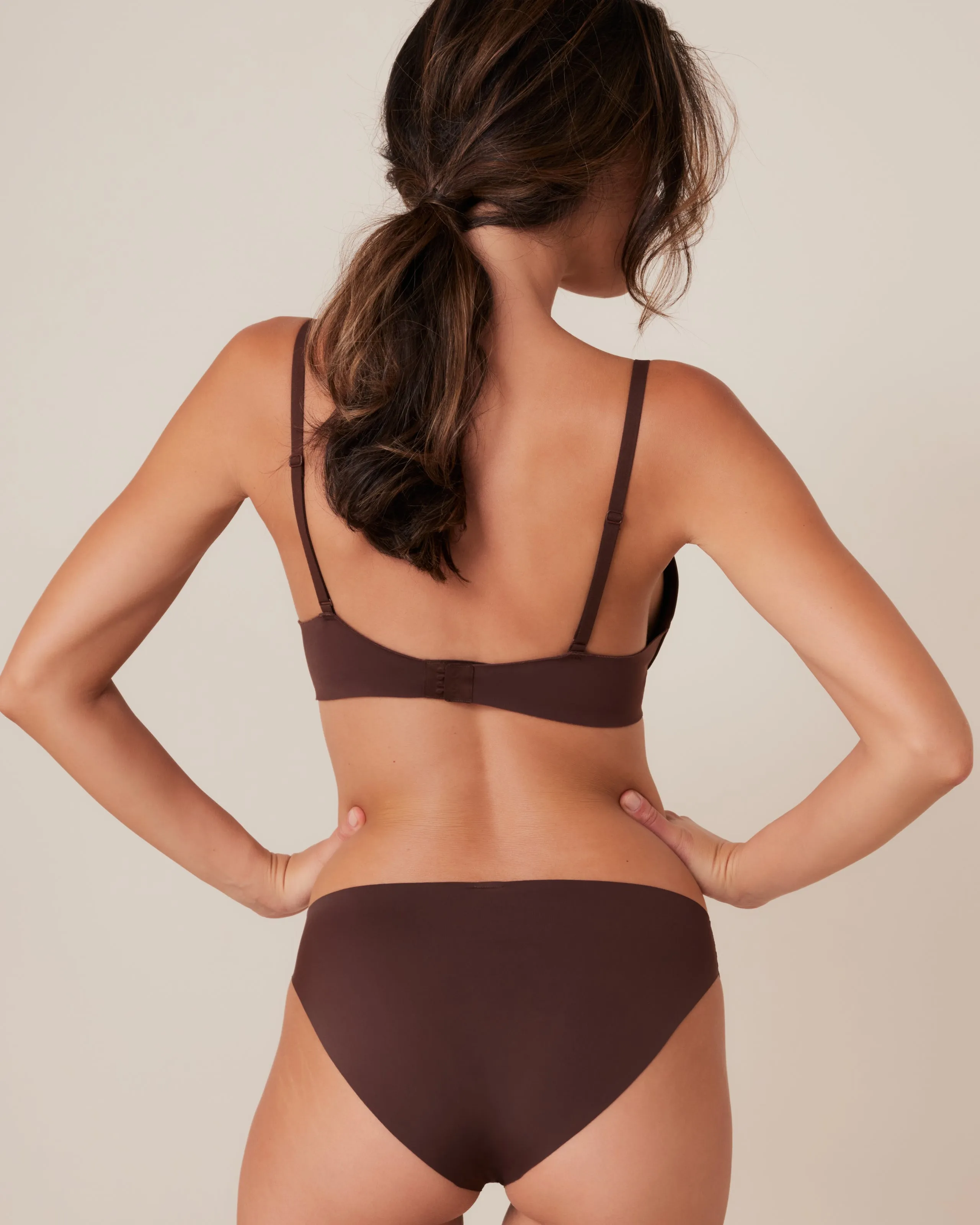 Invisibles Smooth Bikini sold by Léays product image thumbnail 3