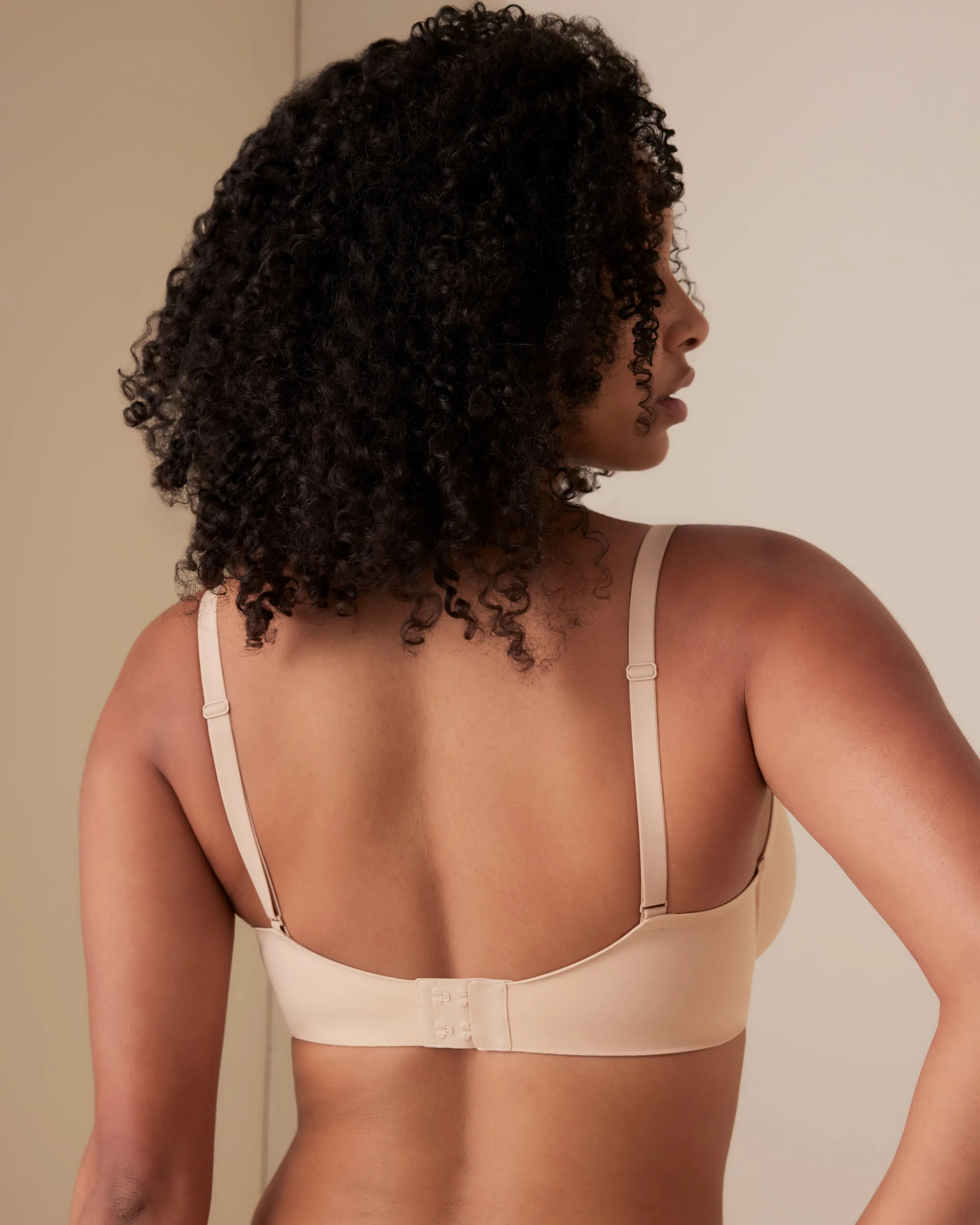 Invisibles Smooth Full Cup Demi Unlined Bra sold by Léays product image thumbnail 2