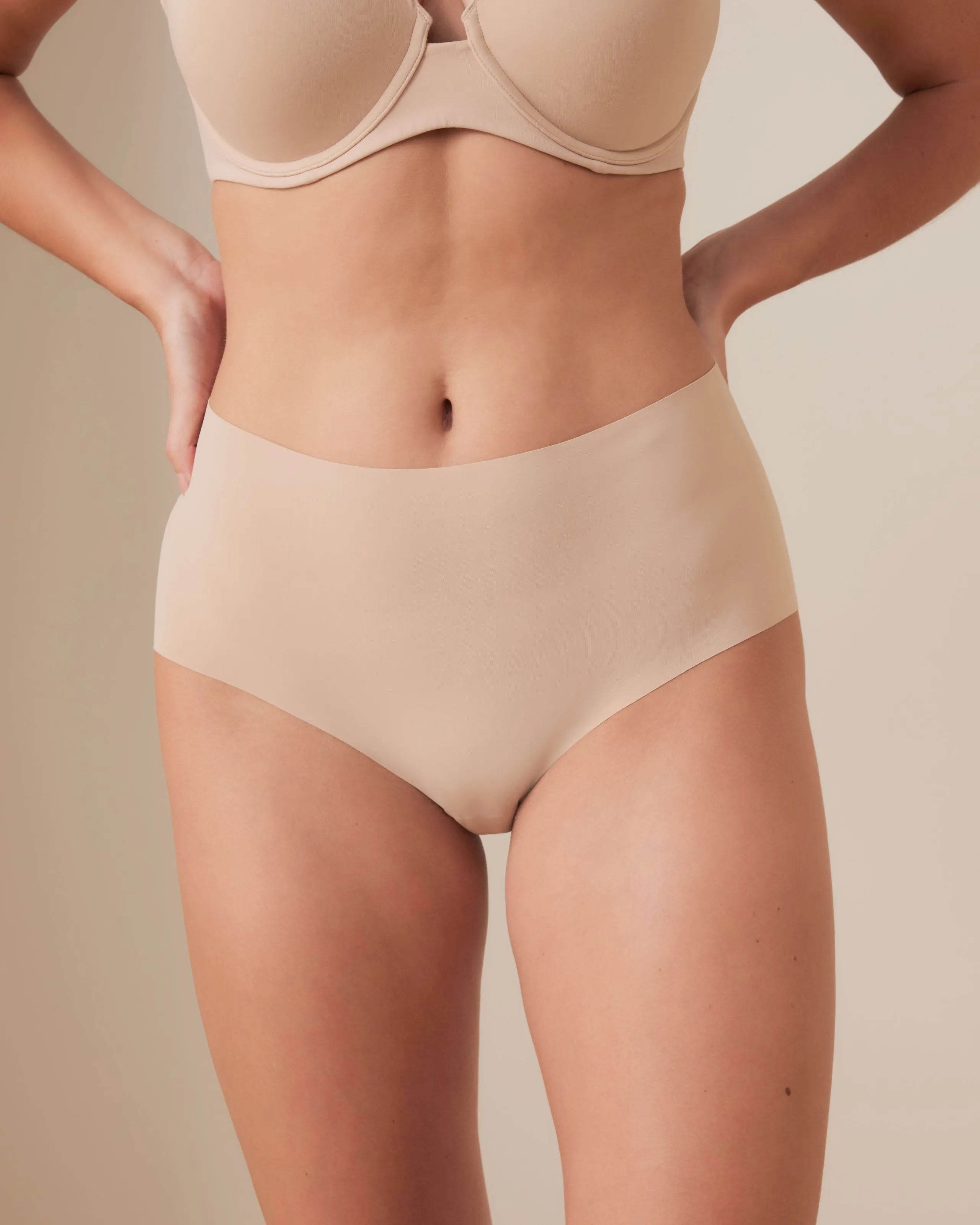 Invisibles Smooth High Waist sold by Léays product image thumbnail 4