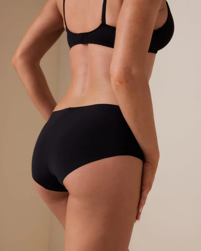 Invisibles Smooth Shortie sold by Léays