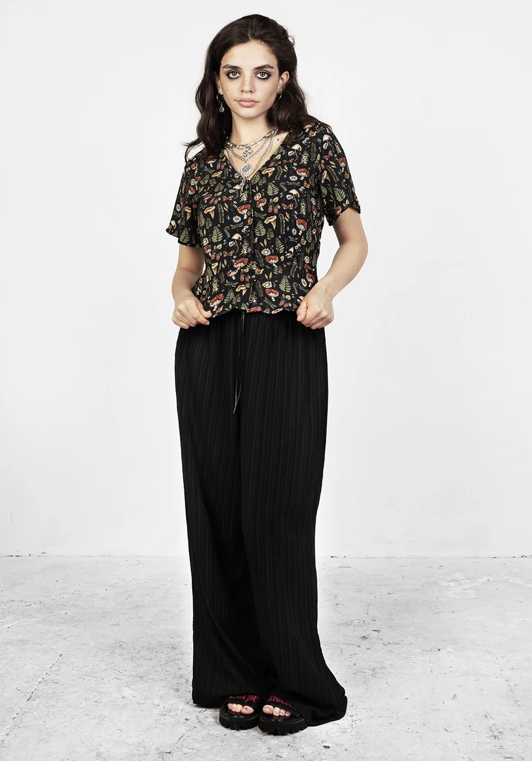 Luthien Button Up Top sold by Disturbia product image thumbnail 2