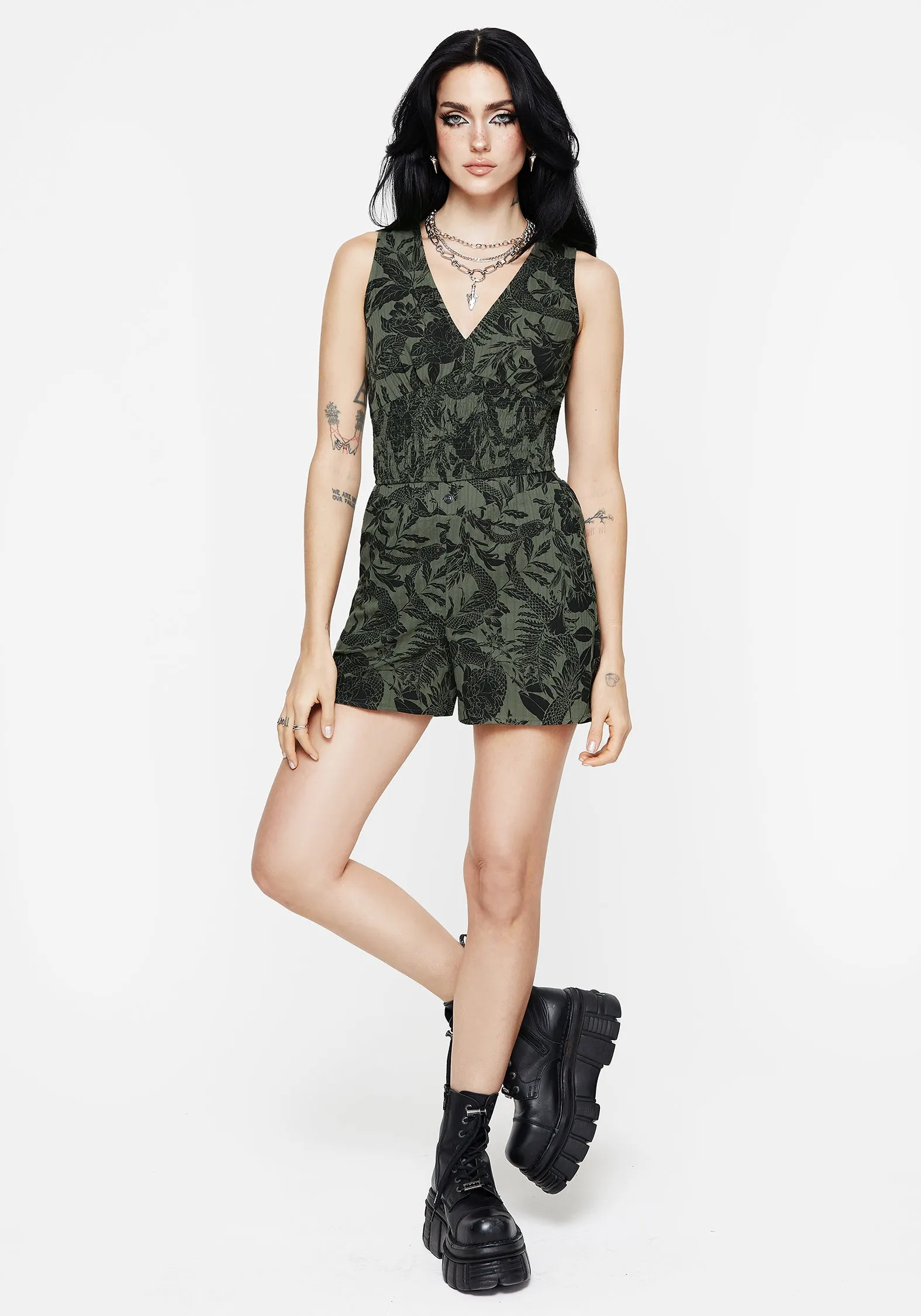 Bashe Cotton Wide Leg Shorts - Green sold by Disturbia product image thumbnail 5