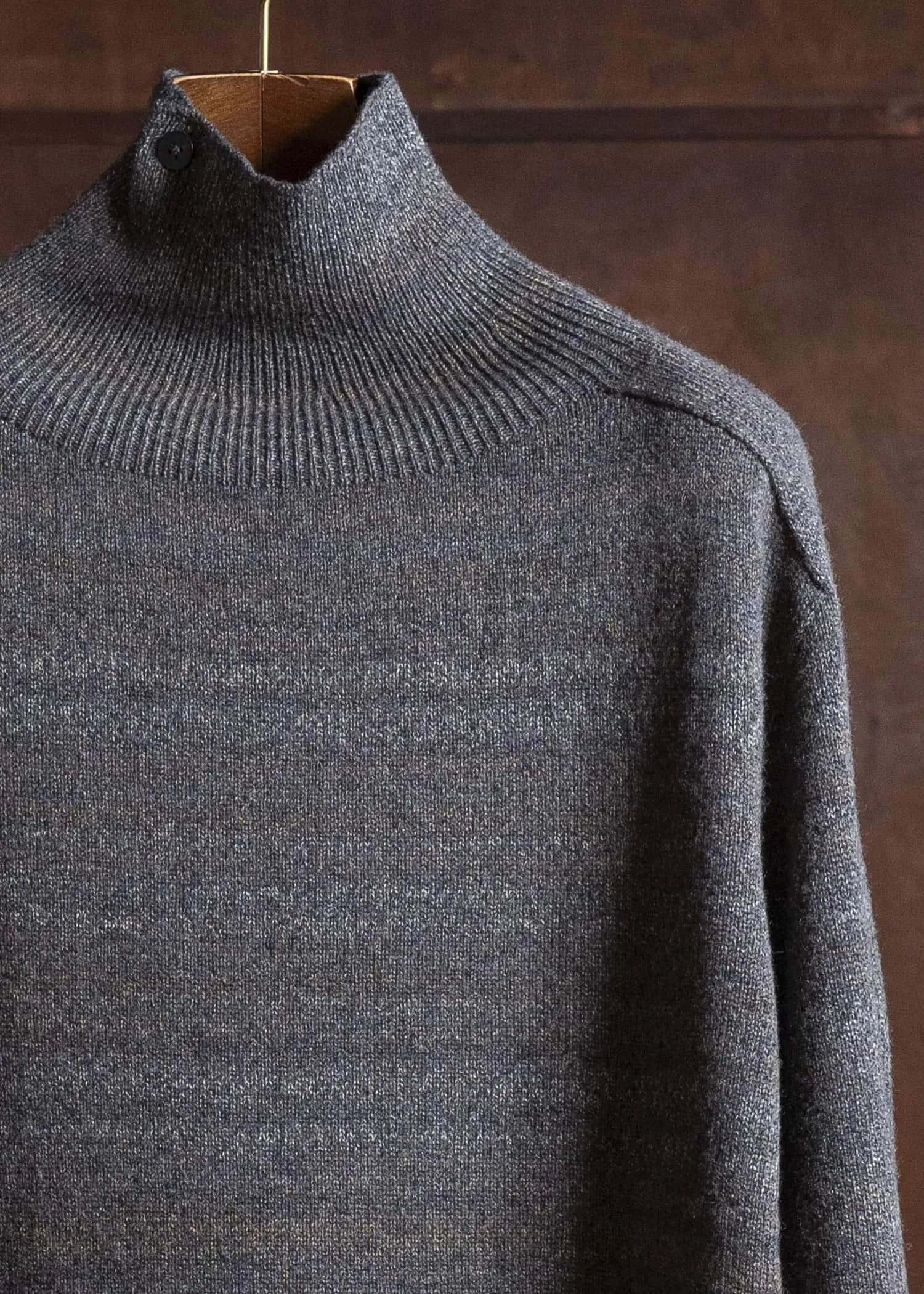 amachi. Gradation High Neck Knit AY17K-4077 Gray Beige sold by Amachi product image thumbnail 3