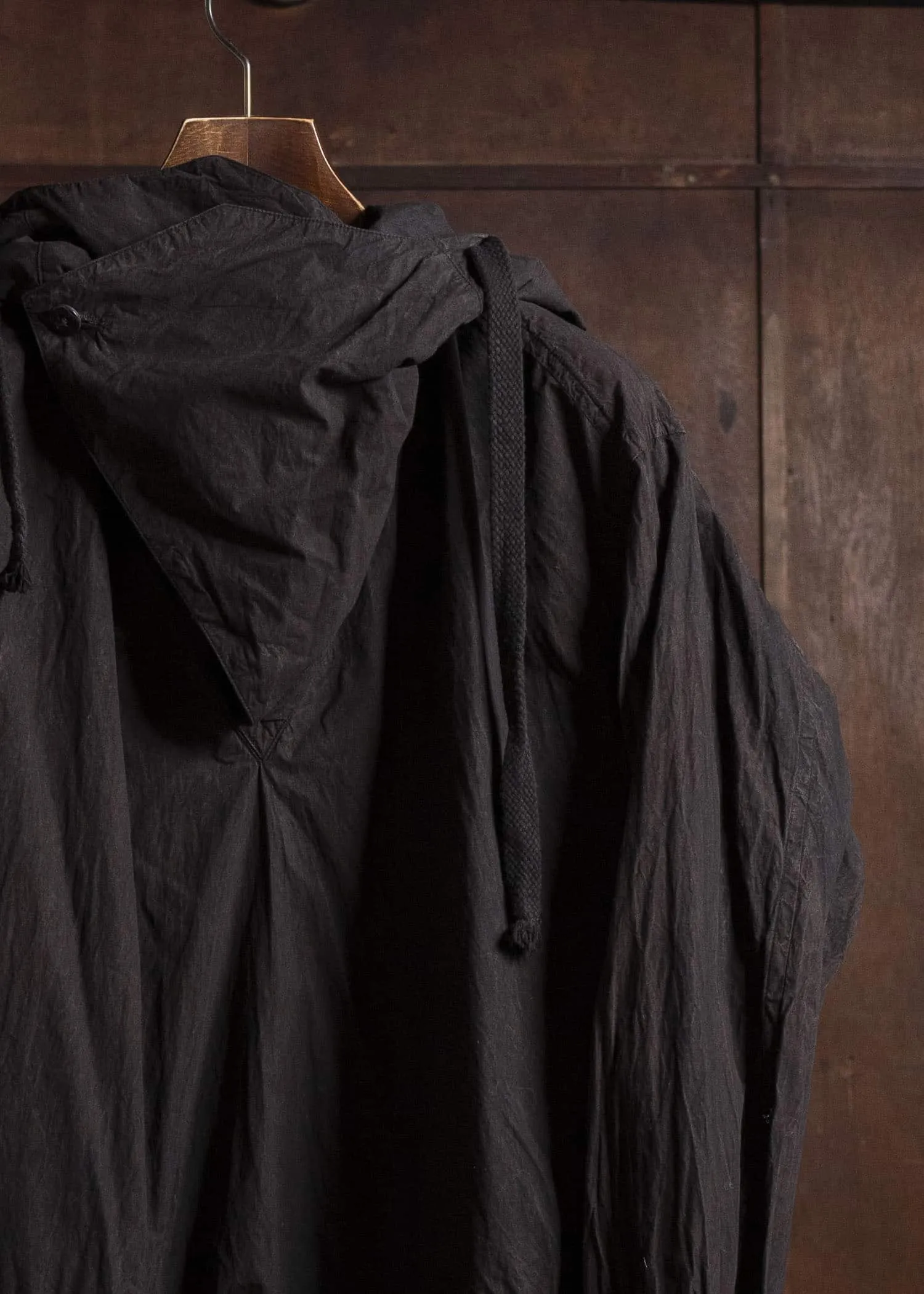 amachi. Fabric Forming Anorak AY17S-1074 ND - Dark Mud Brown sold by Amachi product image thumbnail 3