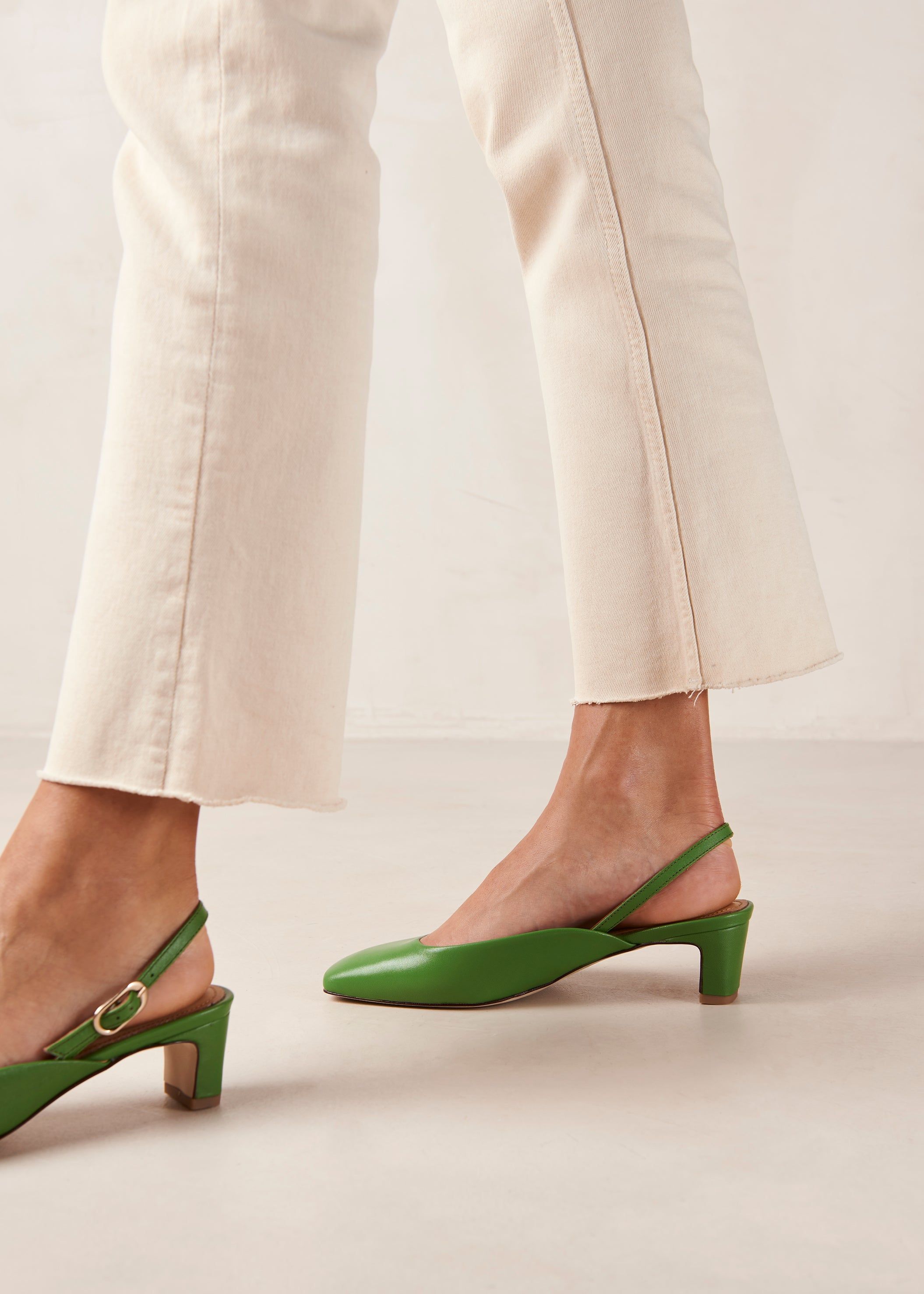 Lindy Evergreen Leather Pumps sold by Alohas product image thumbnail 4