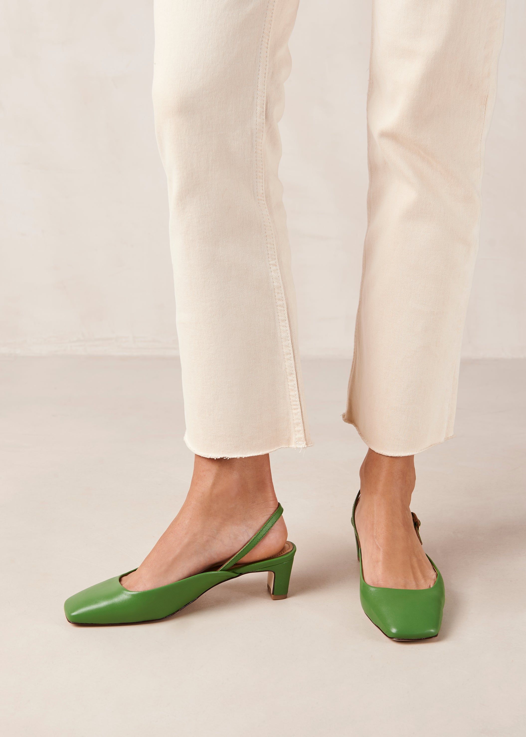 Lindy Evergreen Leather Pumps sold by Alohas product image thumbnail 2