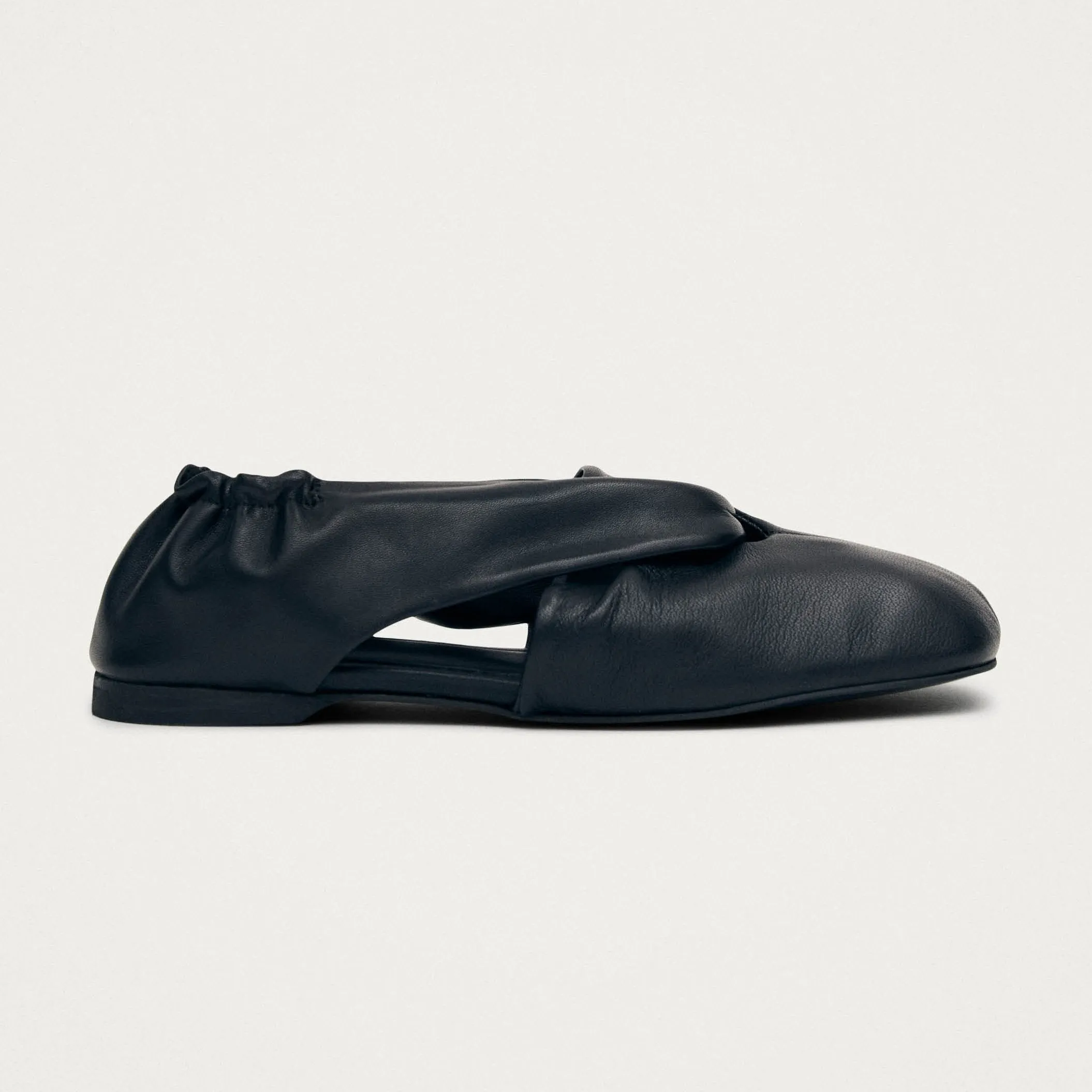 Alaula Black Leather Ballet Flats sold by Alohas product image thumbnail 3