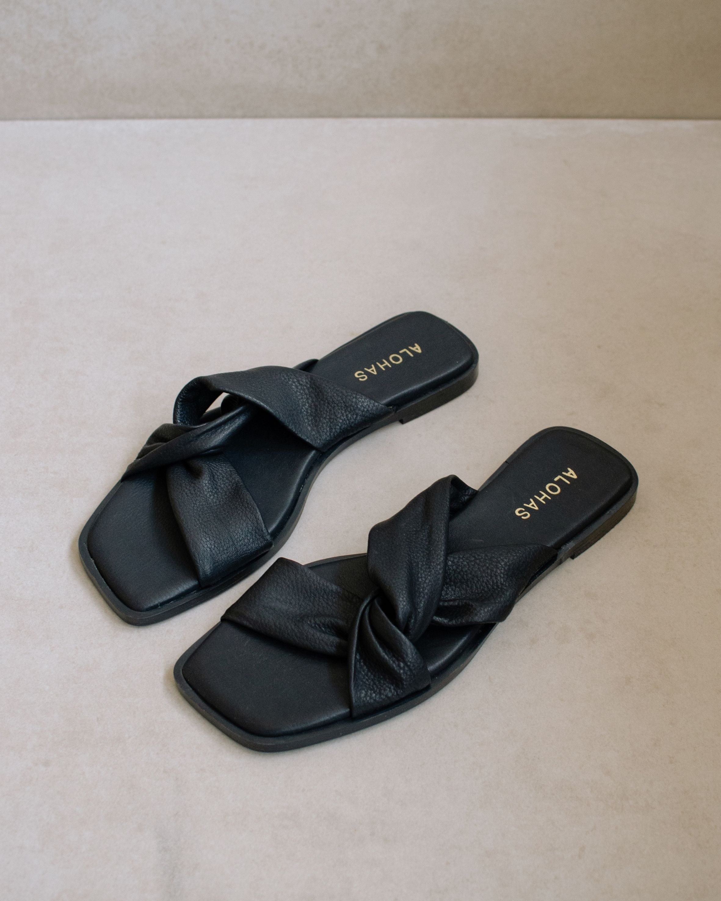 Nomad Black sold by Alohas product image thumbnail 2