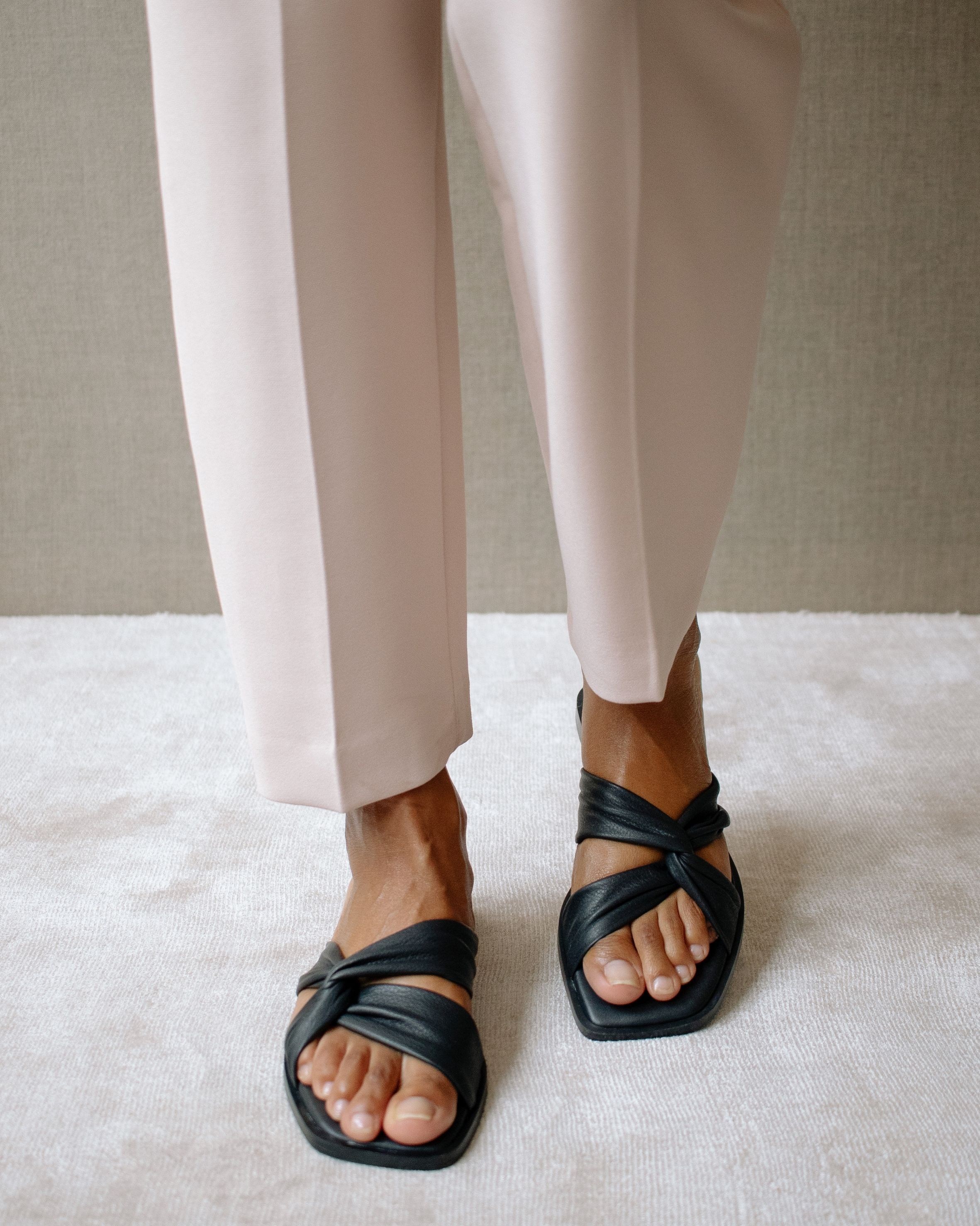 Nomad Black sold by Alohas