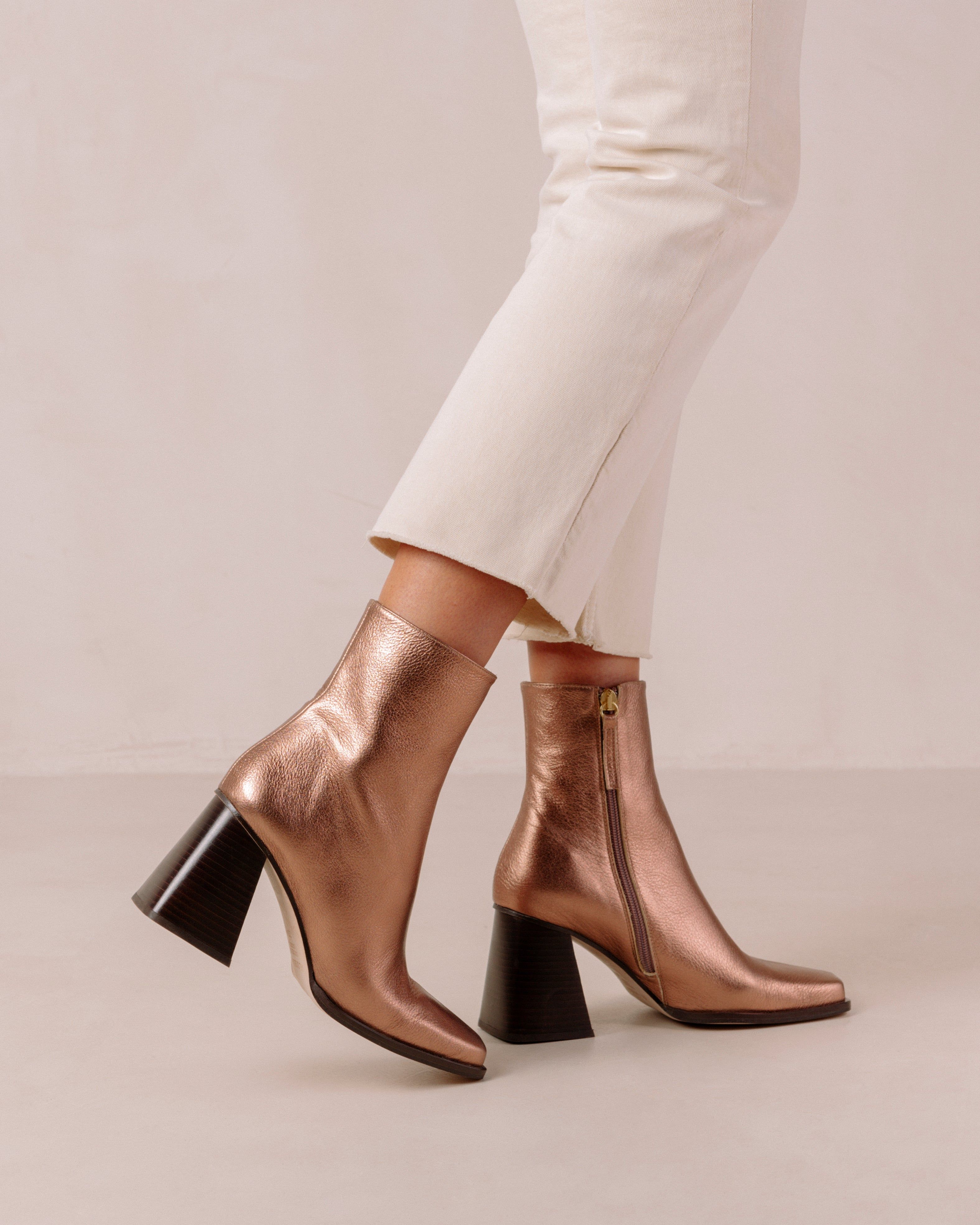 South Shimmer Quartz Pink sold by Alohas