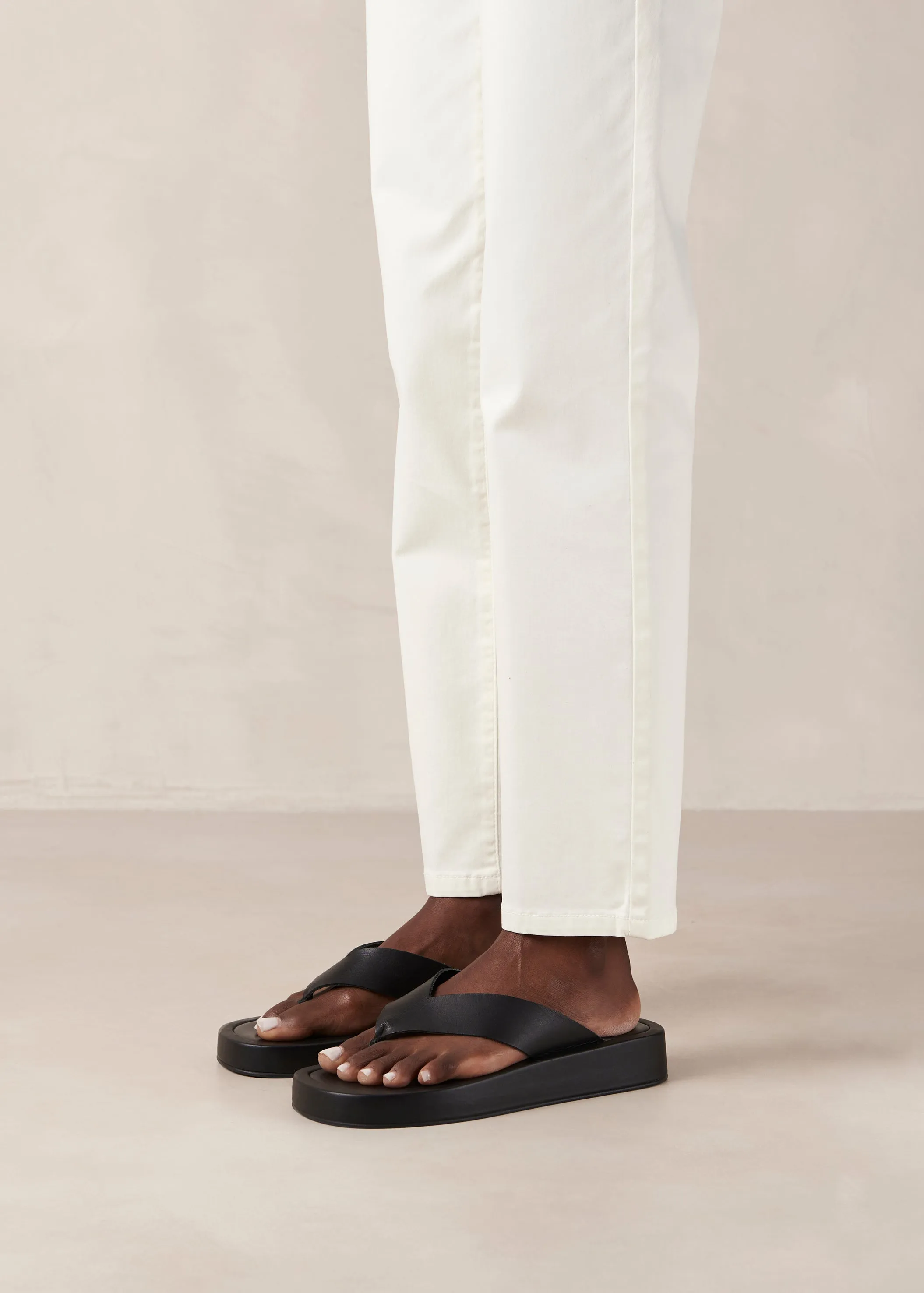 Overcast Black sold by Alohas product image thumbnail 4