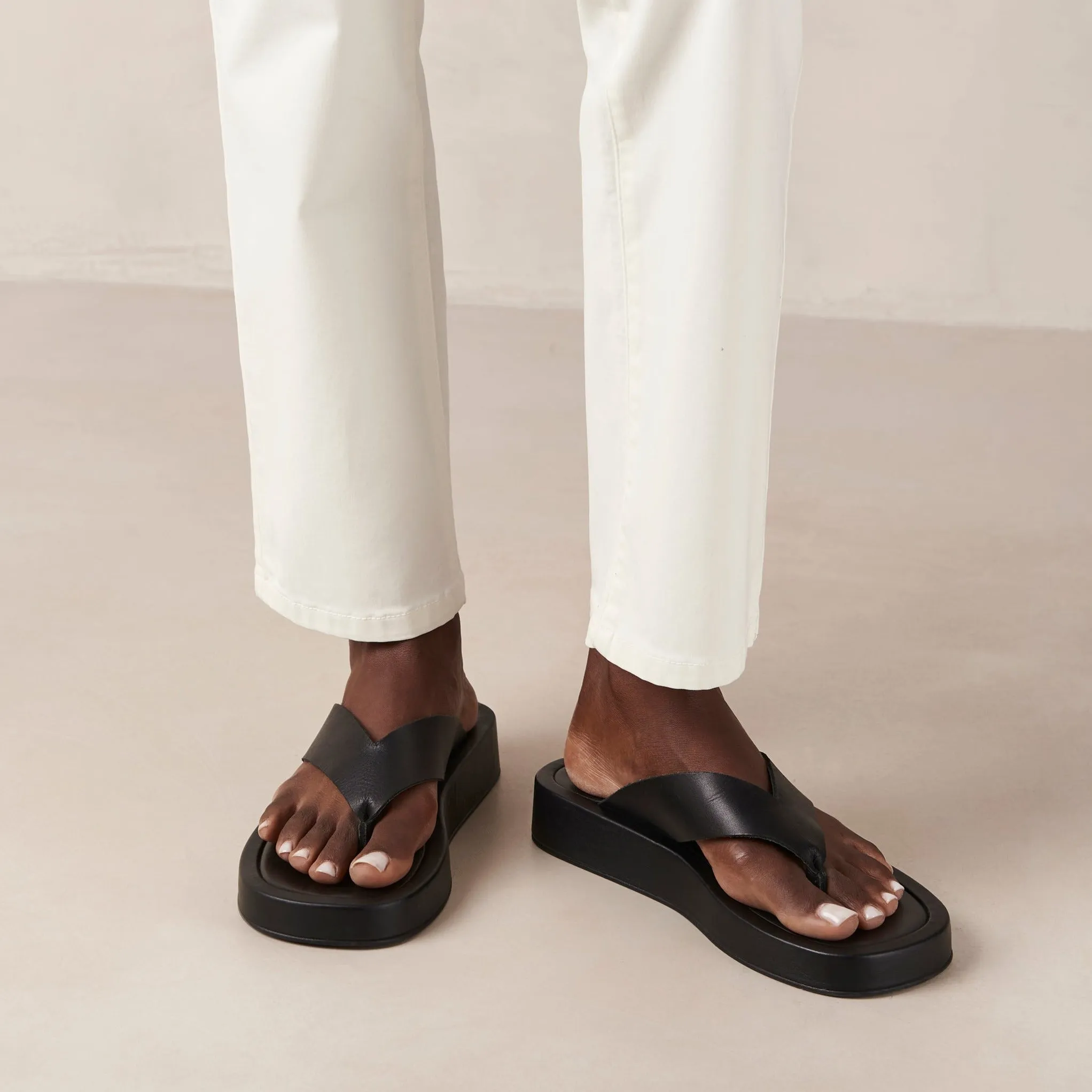 Overcast Black sold by Alohas product image thumbnail 3