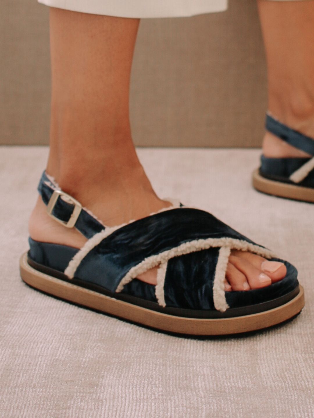 Marshmallow Blue Velvet sold by Alohas product image thumbnail 5