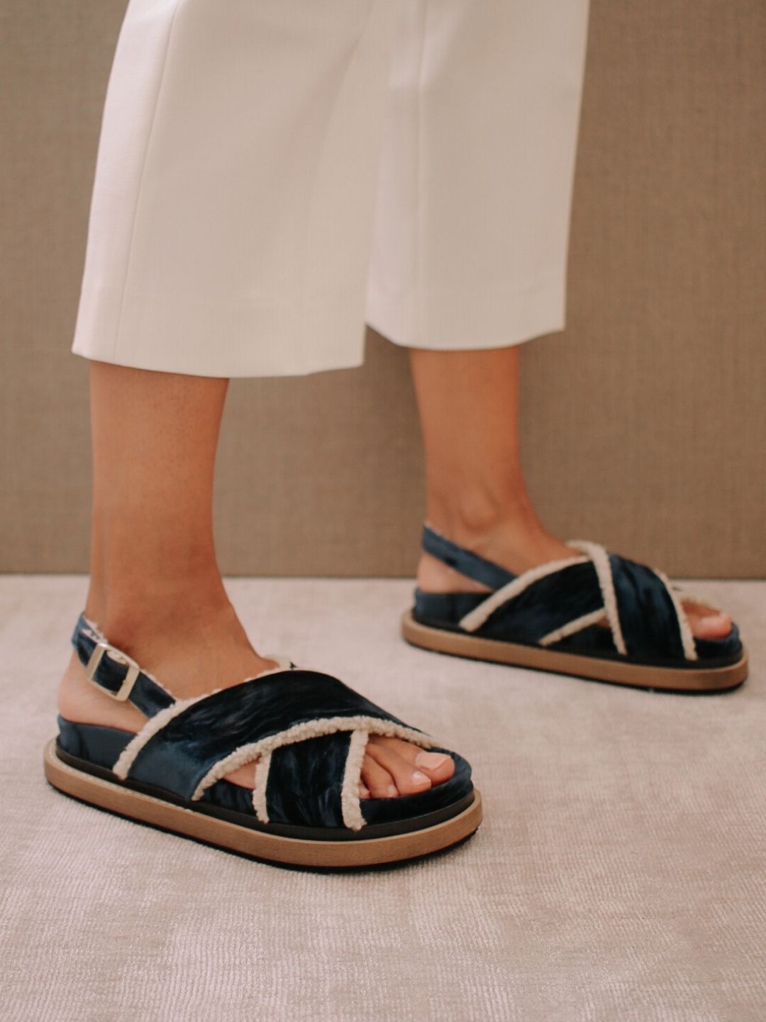 Marshmallow Blue Velvet sold by Alohas product image thumbnail 3