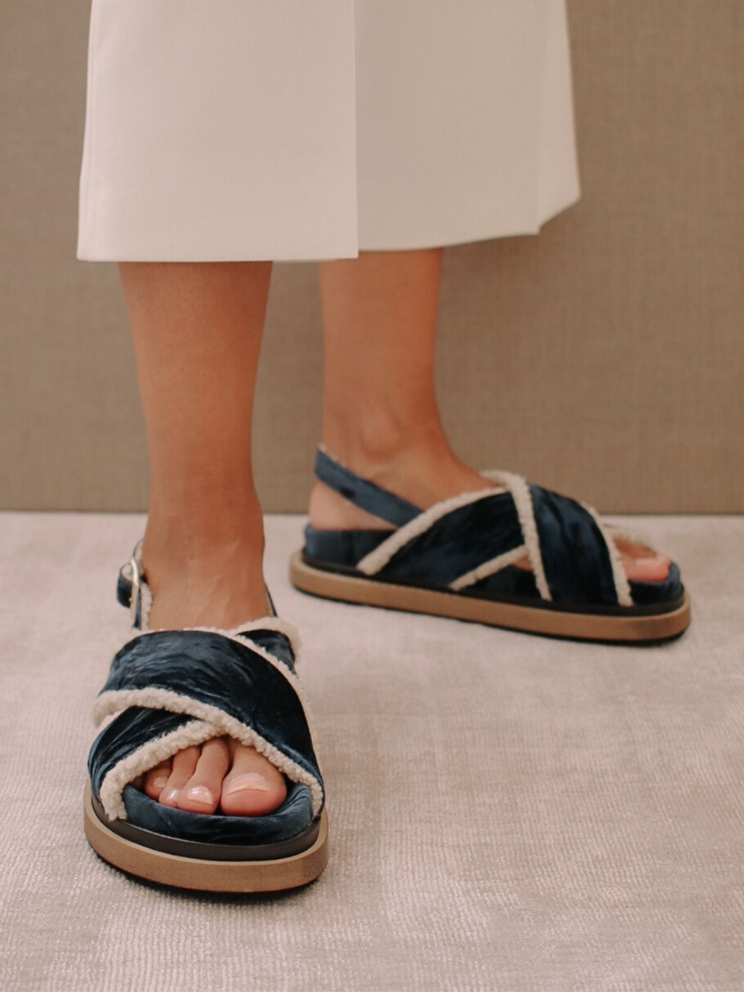 Marshmallow Blue Velvet sold by Alohas product image thumbnail 4