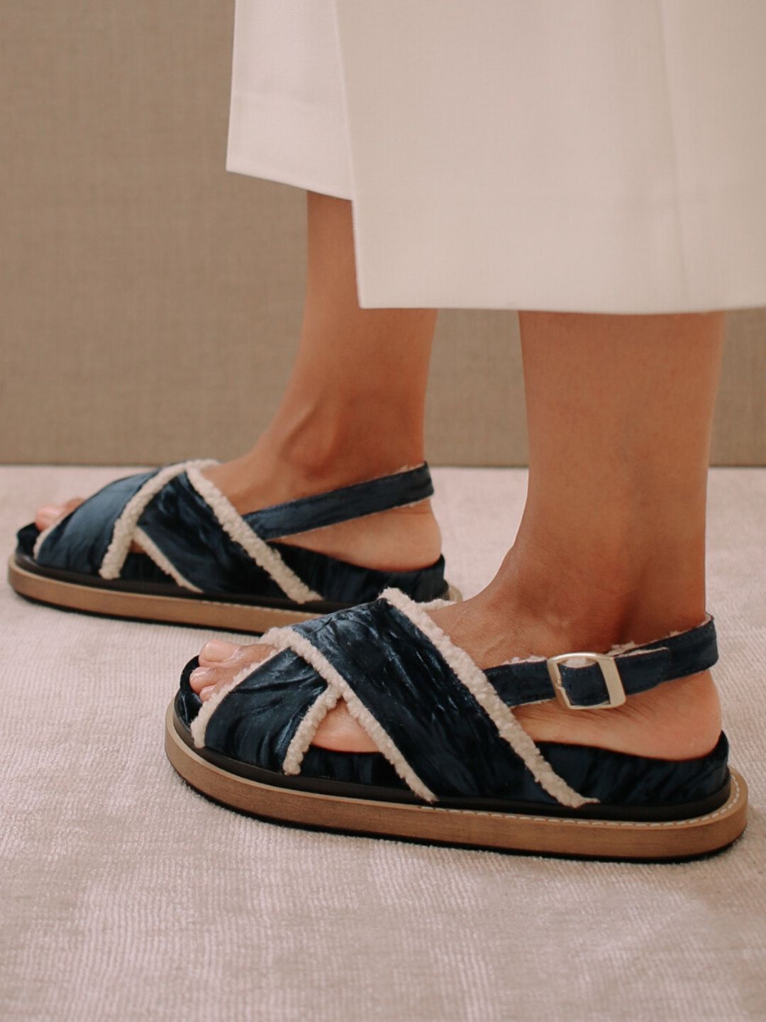 Marshmallow Blue Velvet sold by Alohas product image thumbnail 2