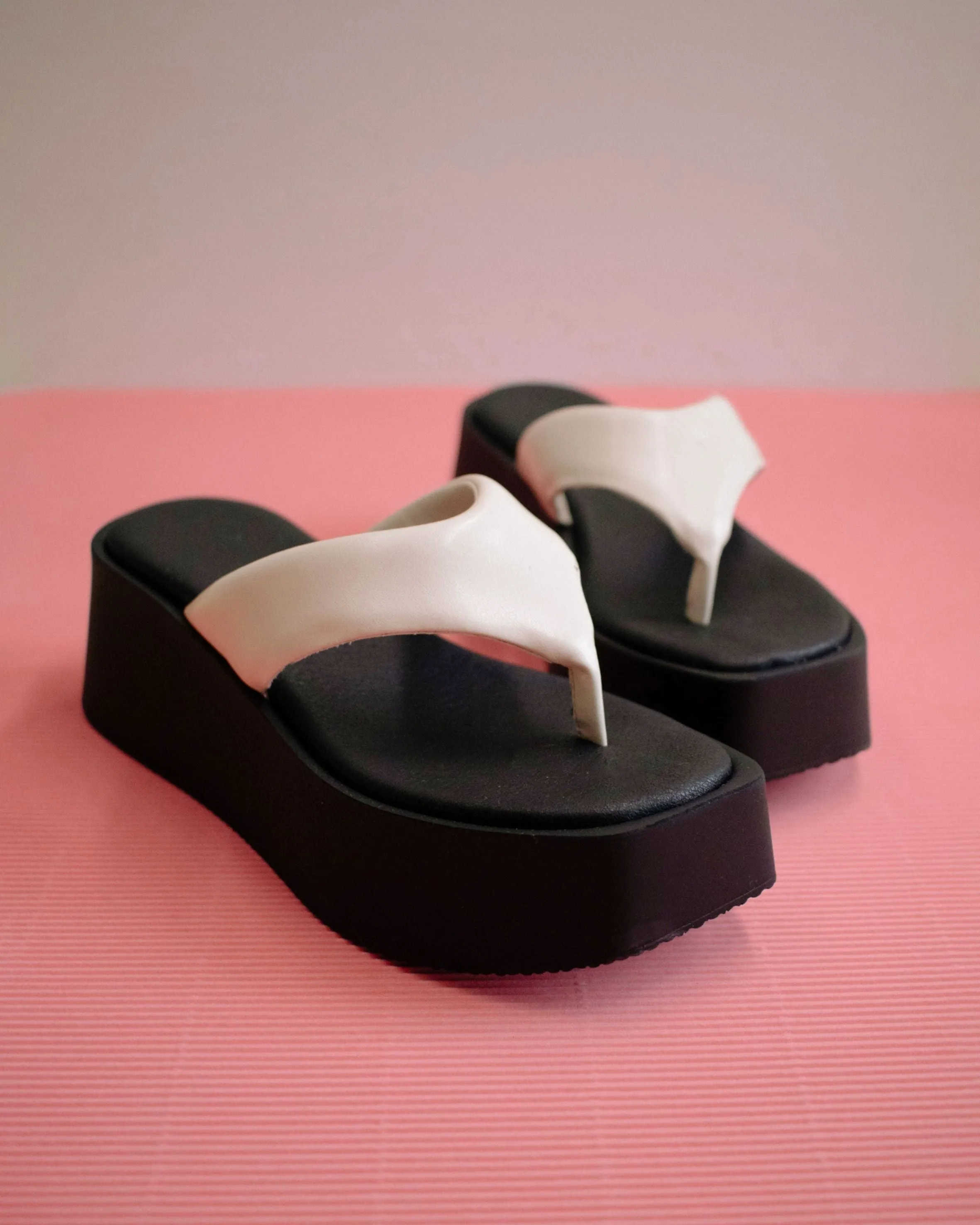 Pancake Warm White sold by Alohas product image thumbnail 3