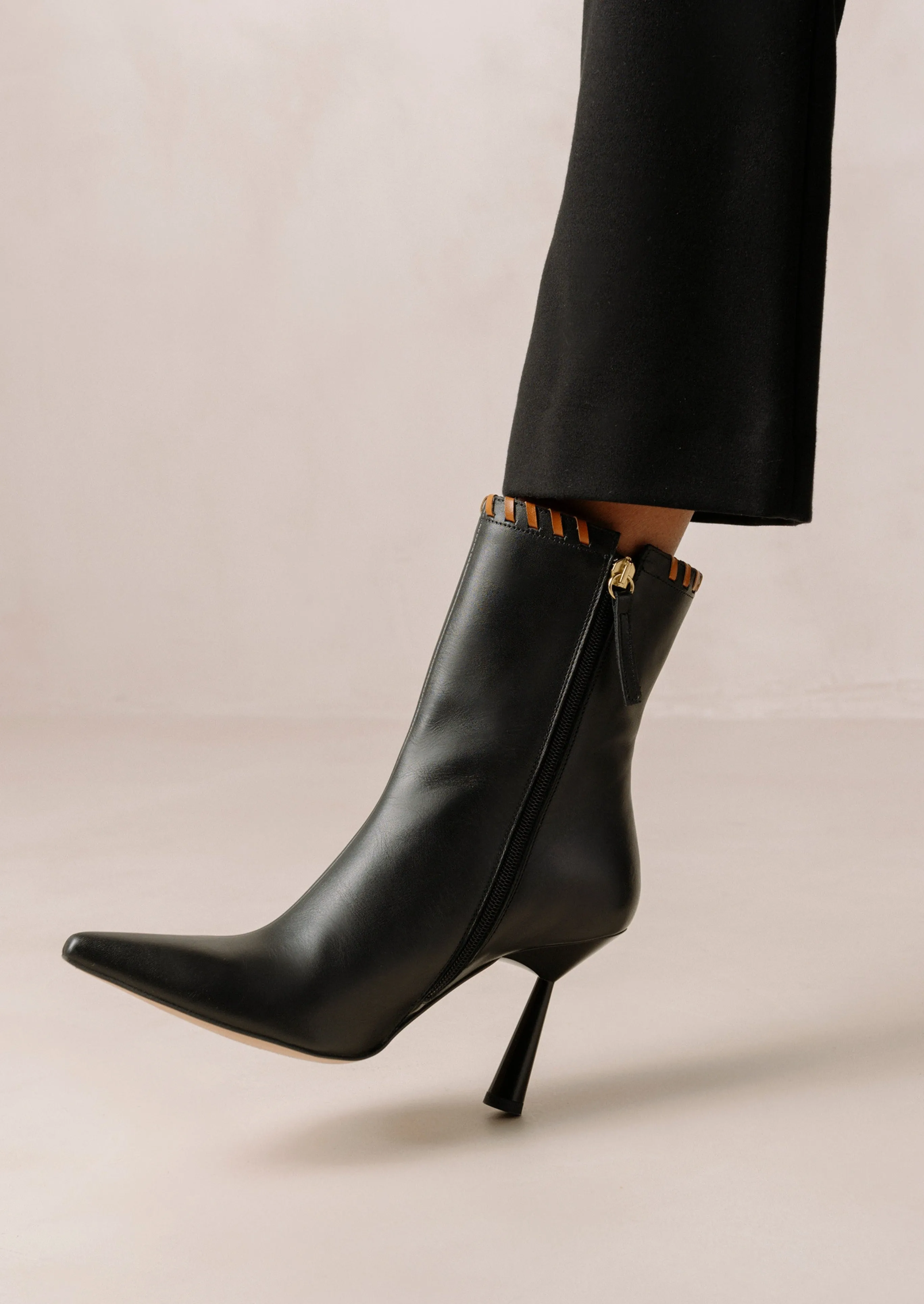 Leo Black sold by Alohas product image thumbnail 4