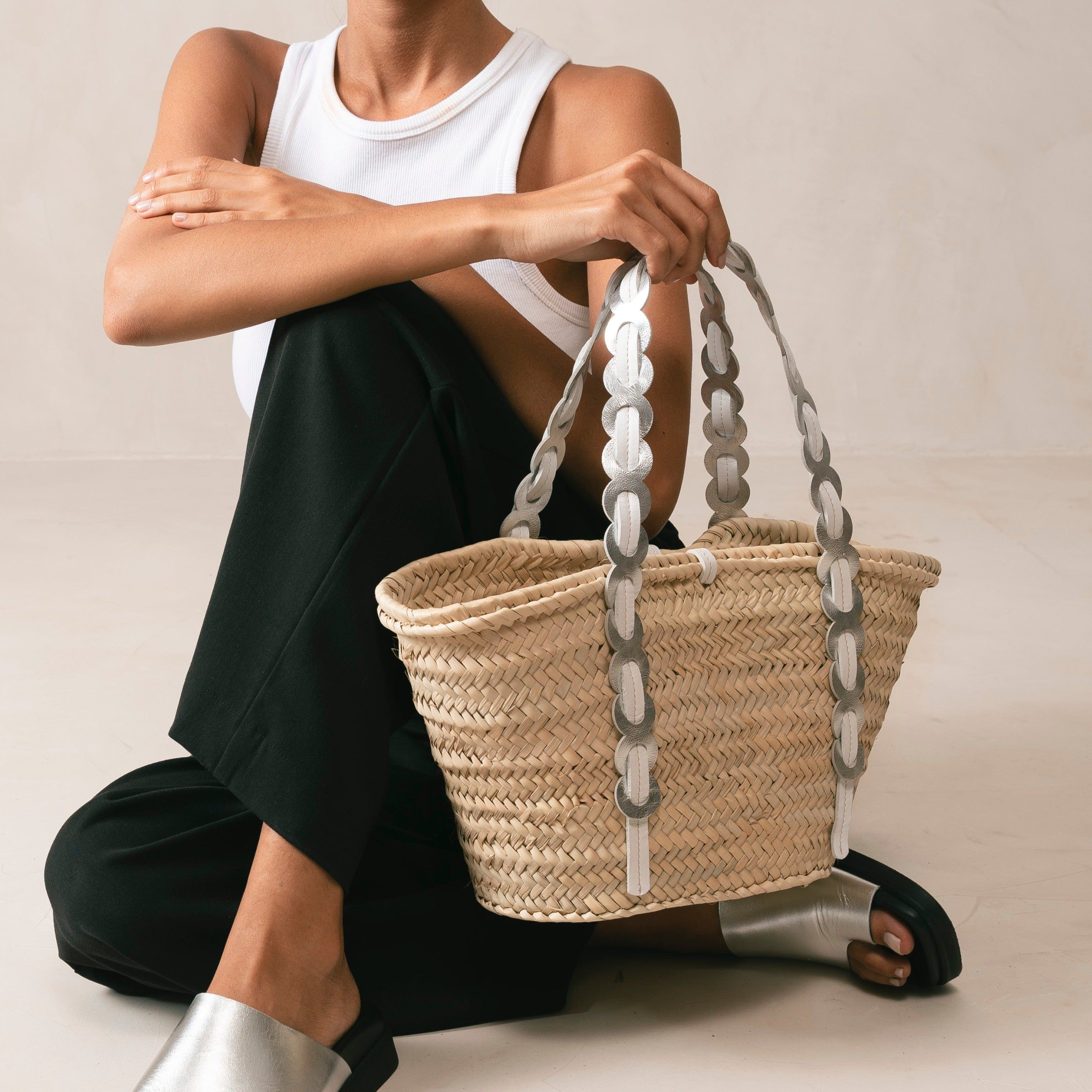 Palmette Silver Bright White sold by Alohas product image thumbnail 3