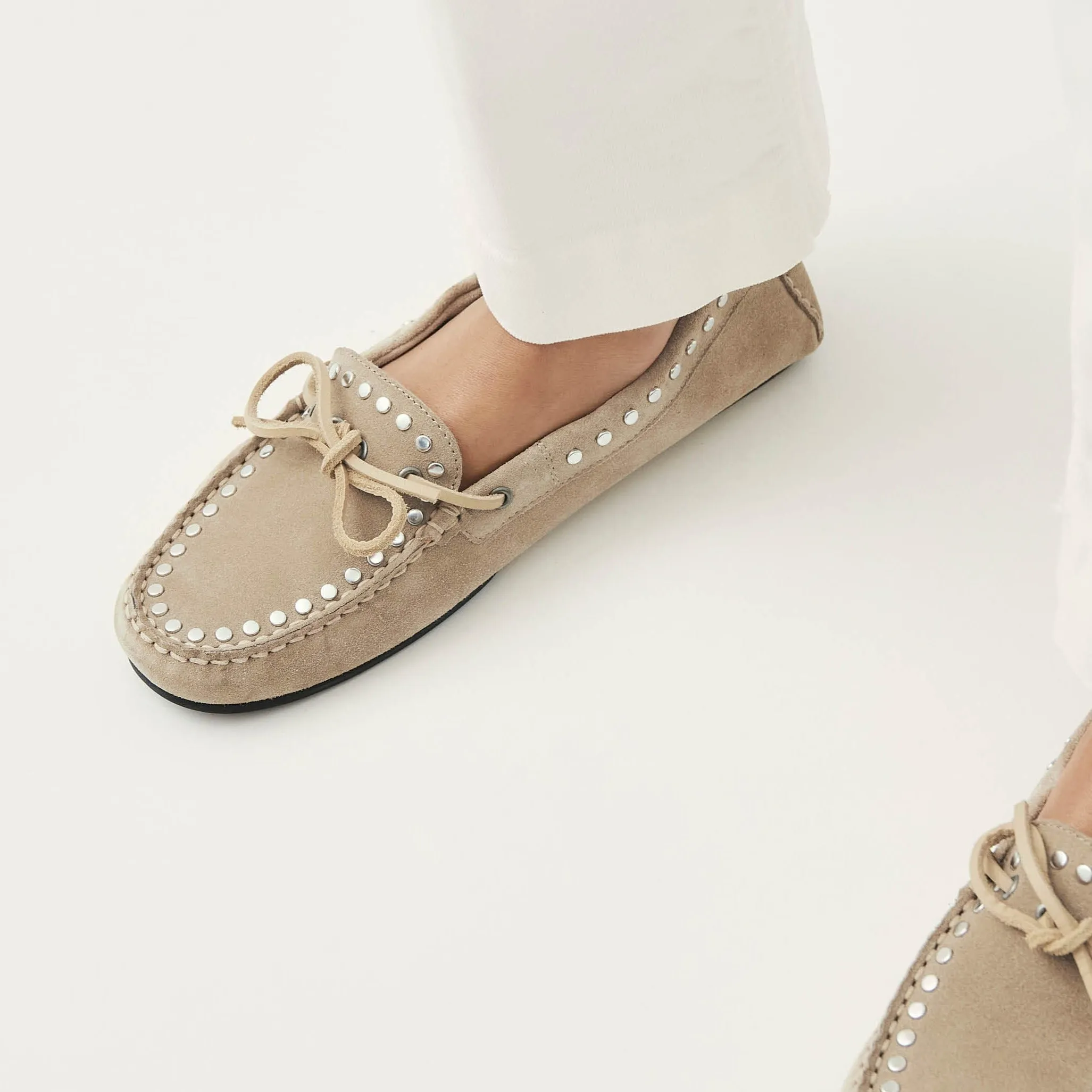 【IONSEOUL】Sand Suede Loafers 5FM0105 Suede loafers with woven sole | Emporium