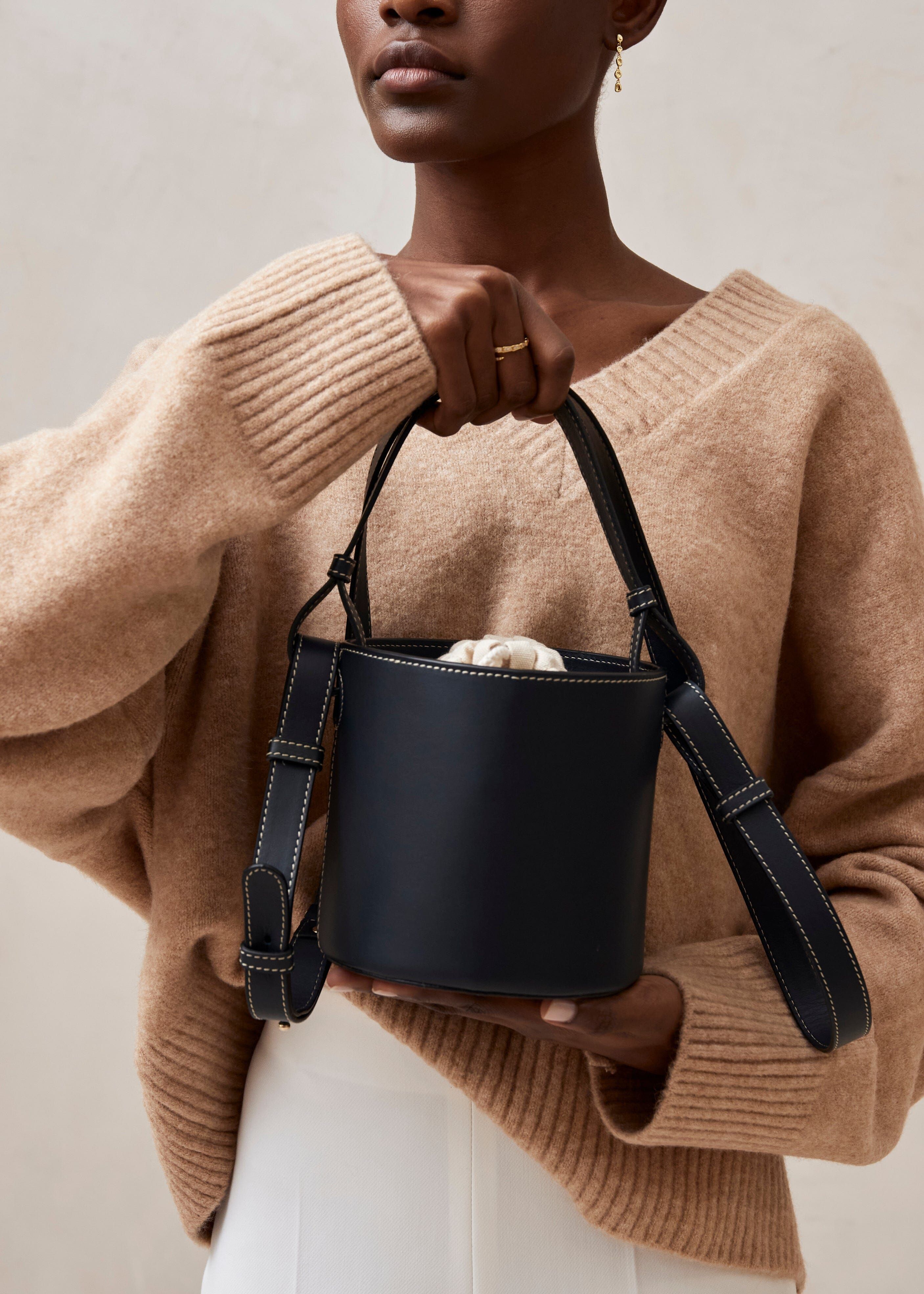 The U Lazuli Blue Leather Crossbody Bag sold by Alohas product image thumbnail 4