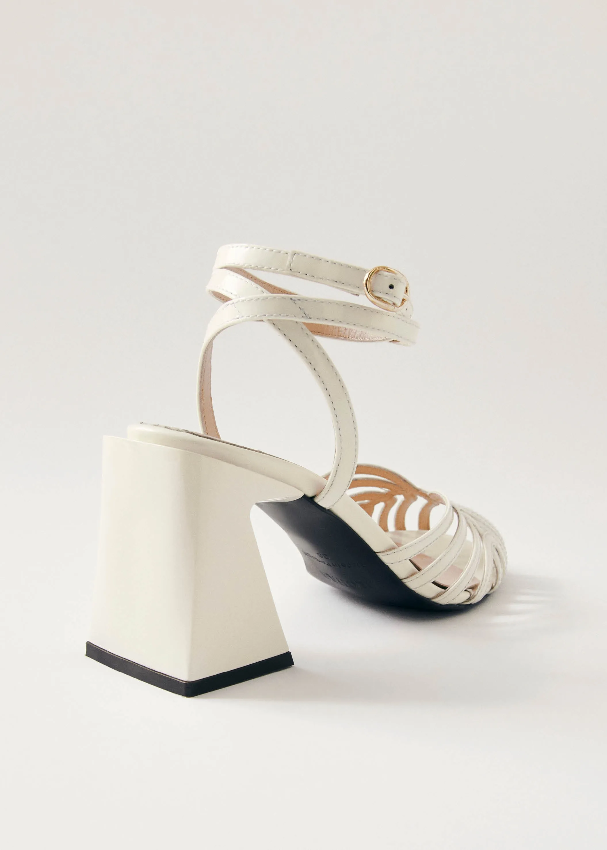 Jessa Onix Cream Leather Sandals sold by Alohas product image thumbnail 5