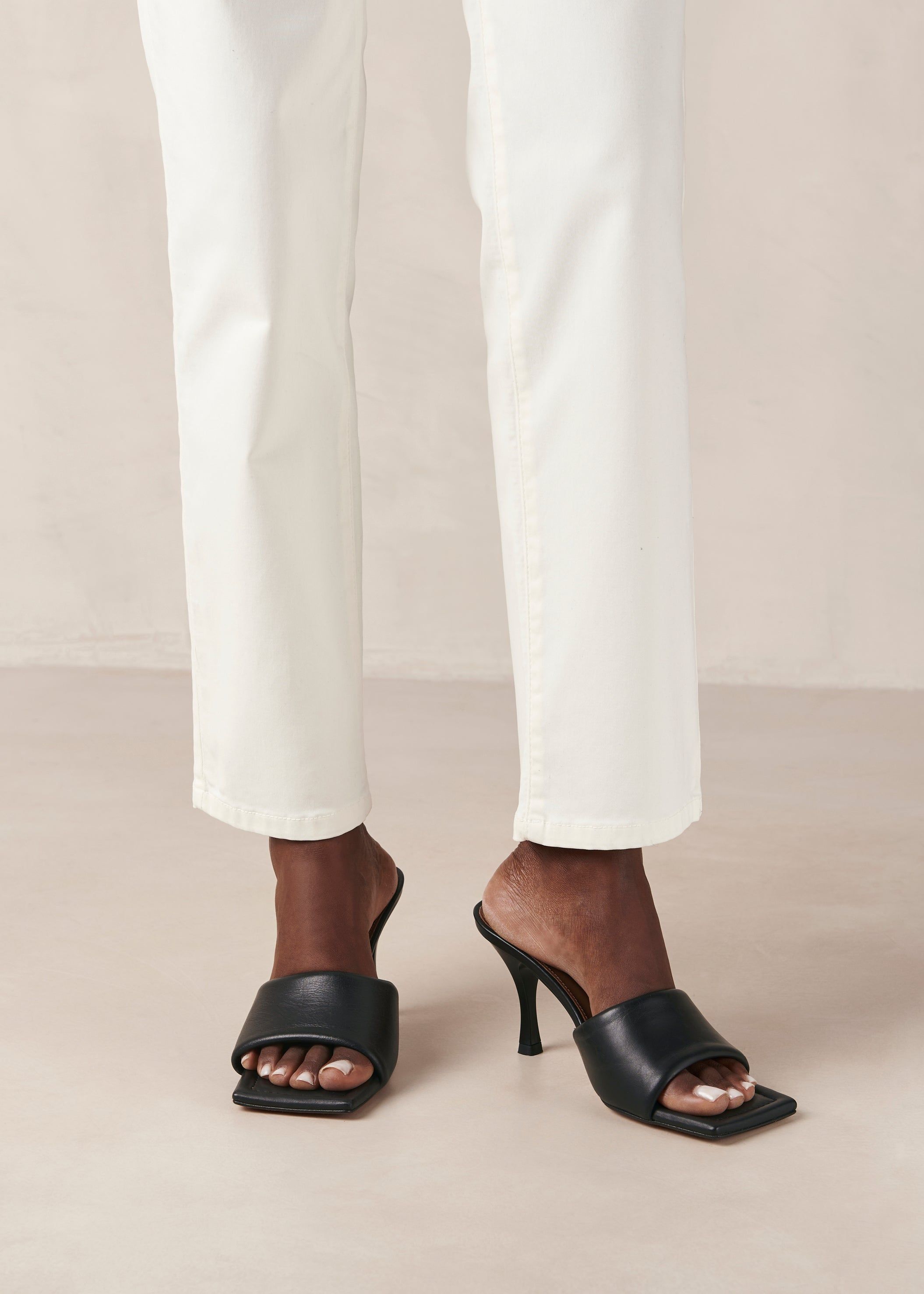 Puffy Black sold by Alohas product image thumbnail 2