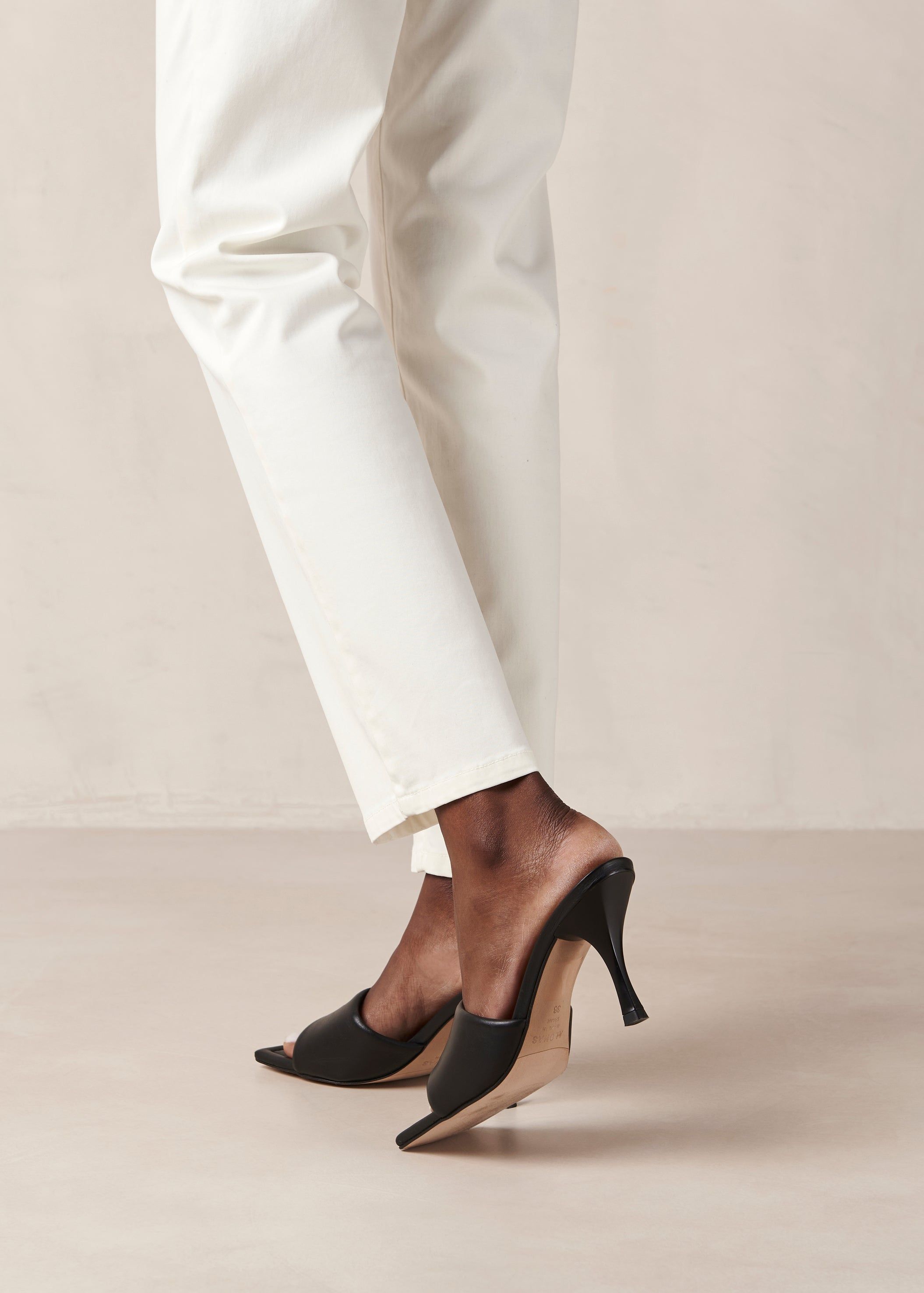 Puffy Black sold by Alohas product image thumbnail 4