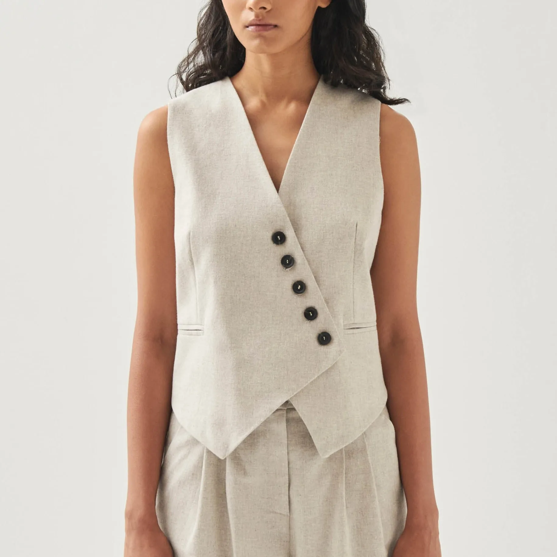 Totti Cream Vest sold by Alohas product image thumbnail 3