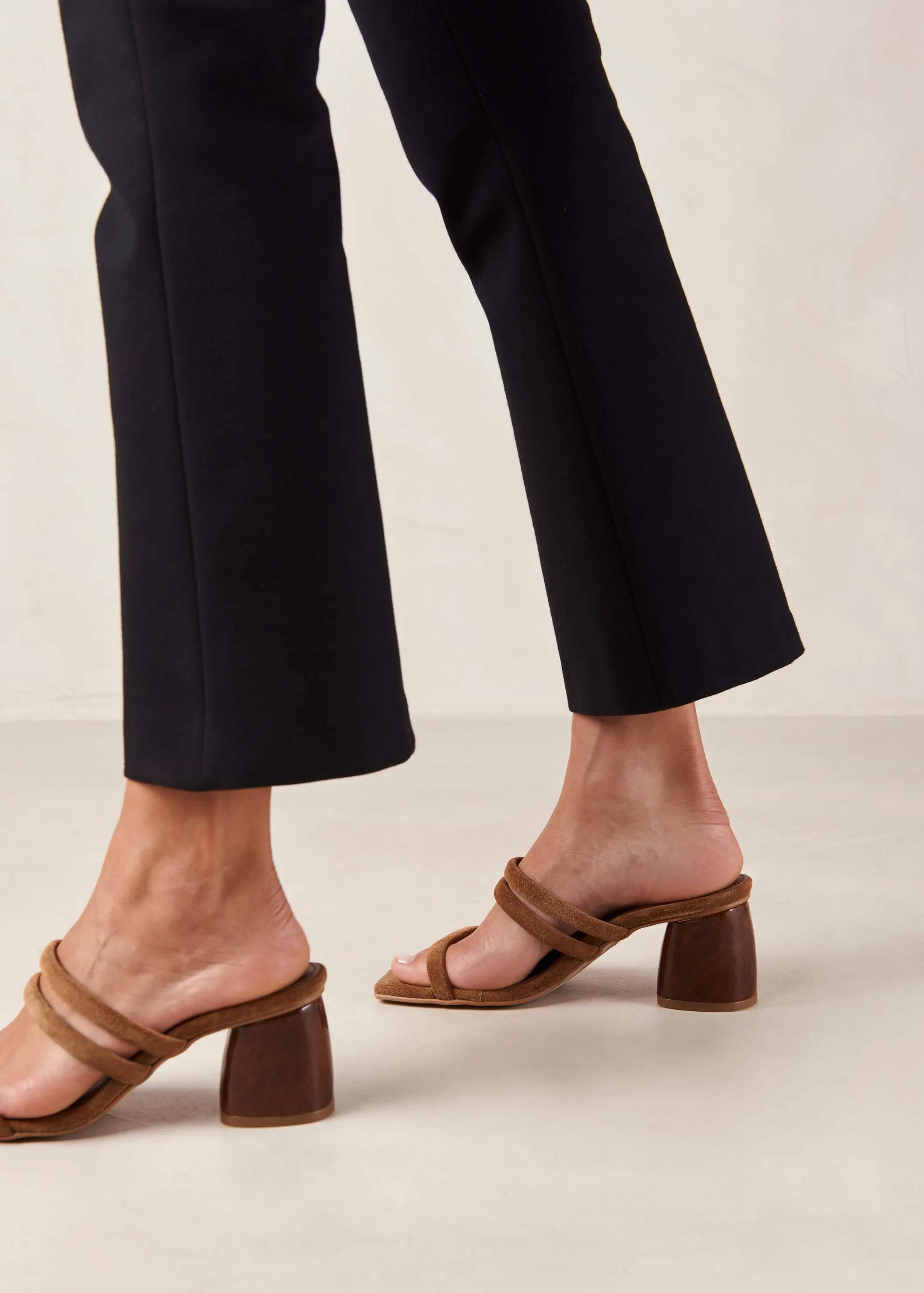 Indiana Brown Leather Sandals sold by Alohas product image thumbnail 5