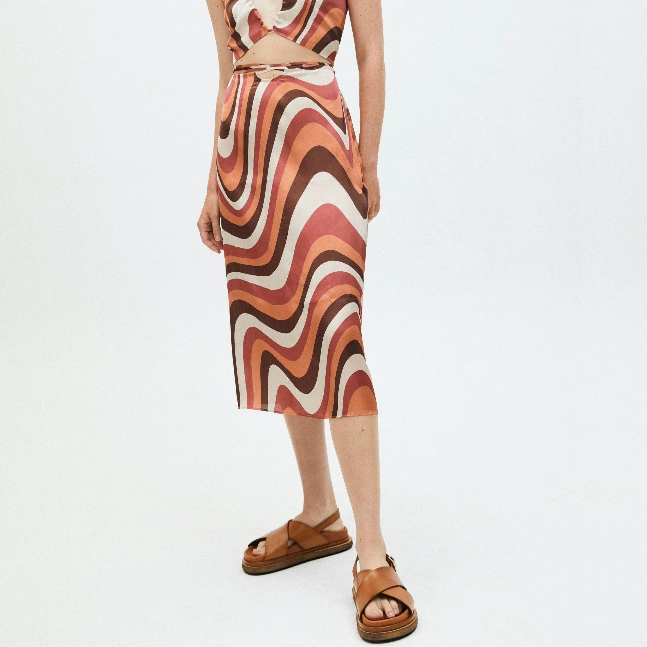 High Tied Red Skirt sold by Alohas product image thumbnail 3