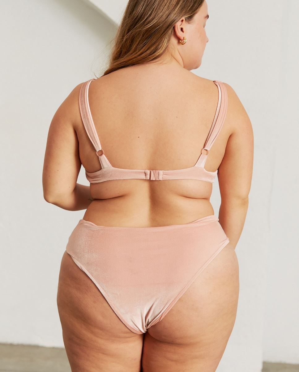 The Pentagon Velvet Pale Pink sold by Alohas product image thumbnail 3