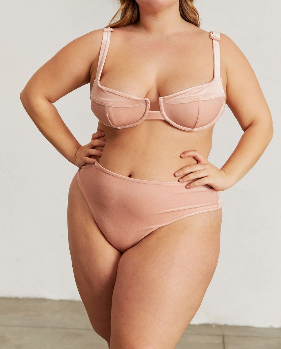 The Pentagon Velvet Pale Pink sold by Alohas product image thumbnail 4