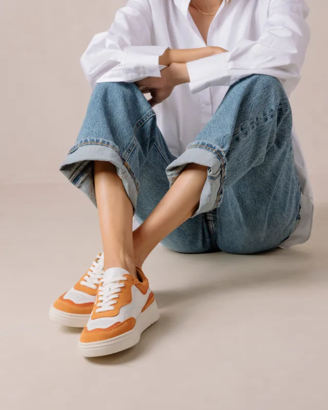 Tb.87 Bright White Pomelo Orange made by Alohas