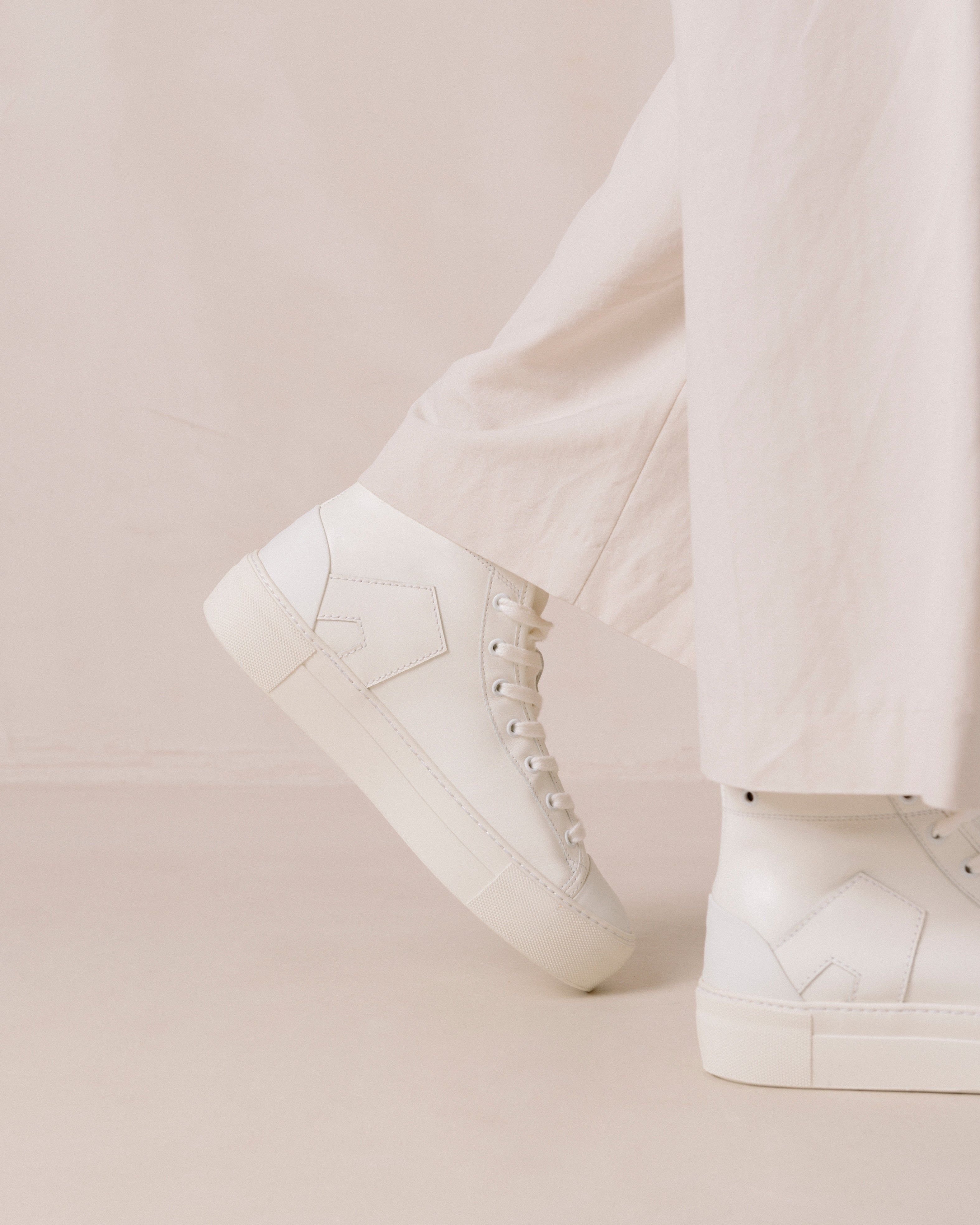 Tb.35 Cream Sneakers sold by Alohas product image thumbnail 5