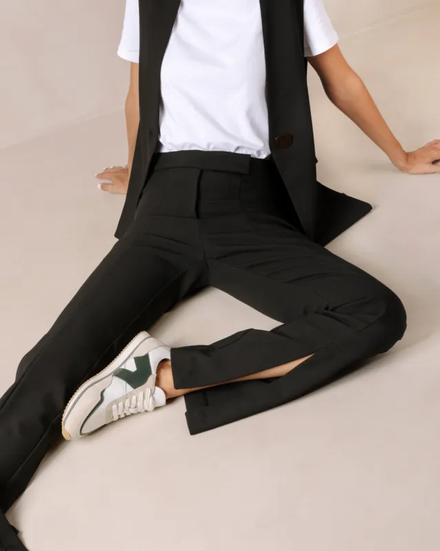 Tb.015 Bright White Dark Green sold by Alohas