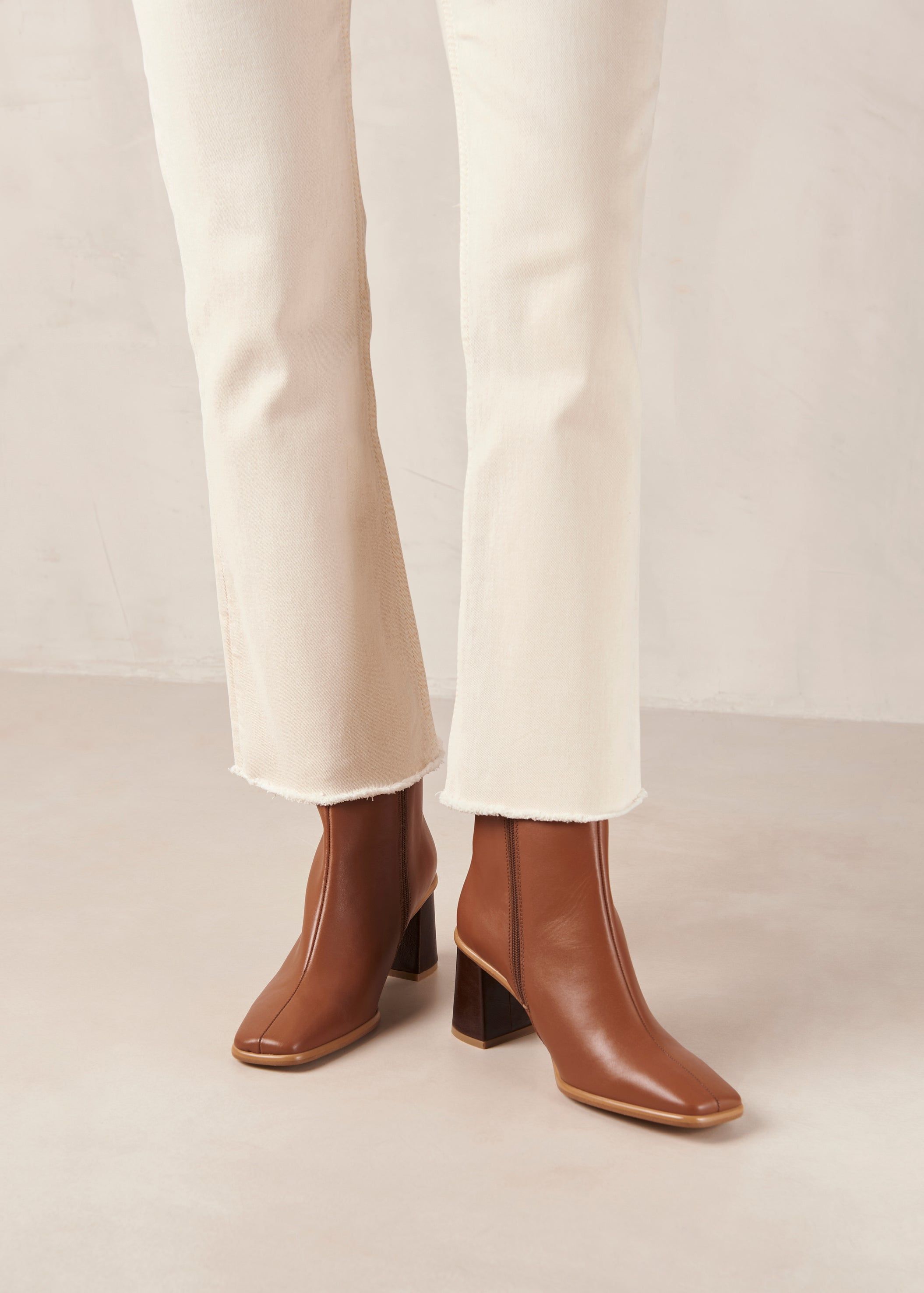 West Cape Vintage Tan sold by Alohas
