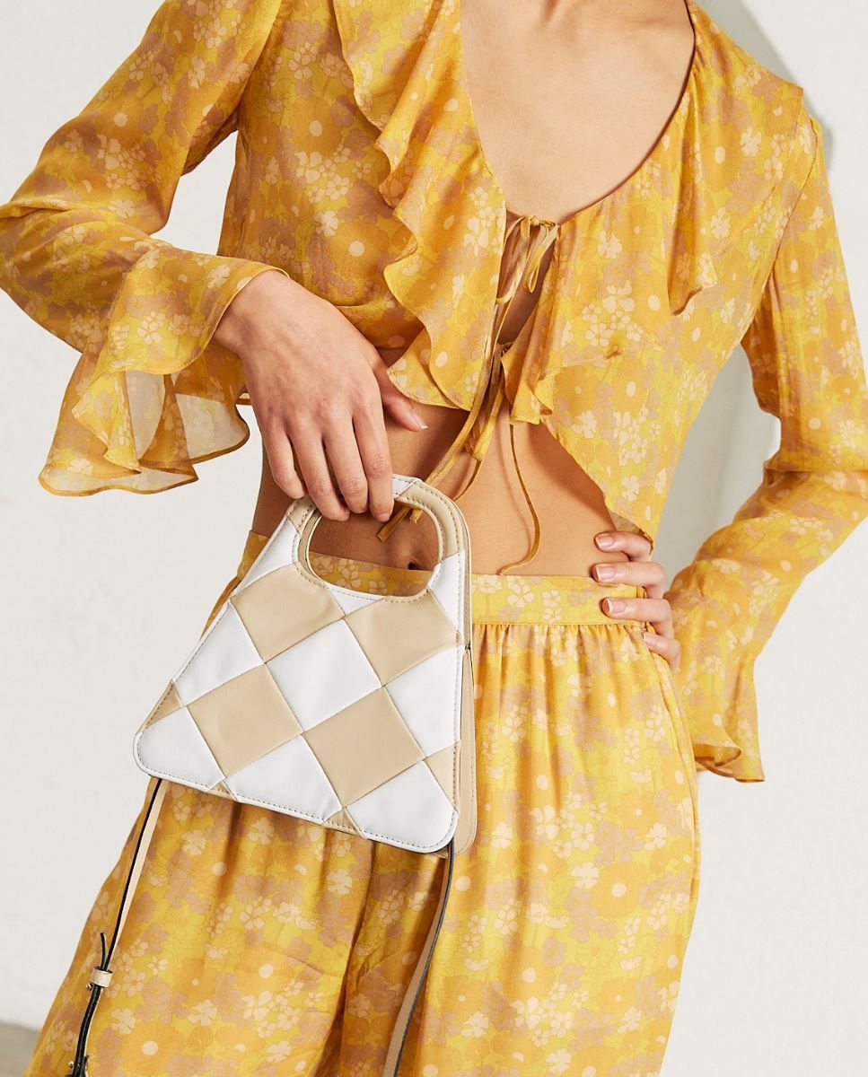 The A Scacchi Stone Beige Cream Leather Crossbody Bag sold by Alohas product image thumbnail 5