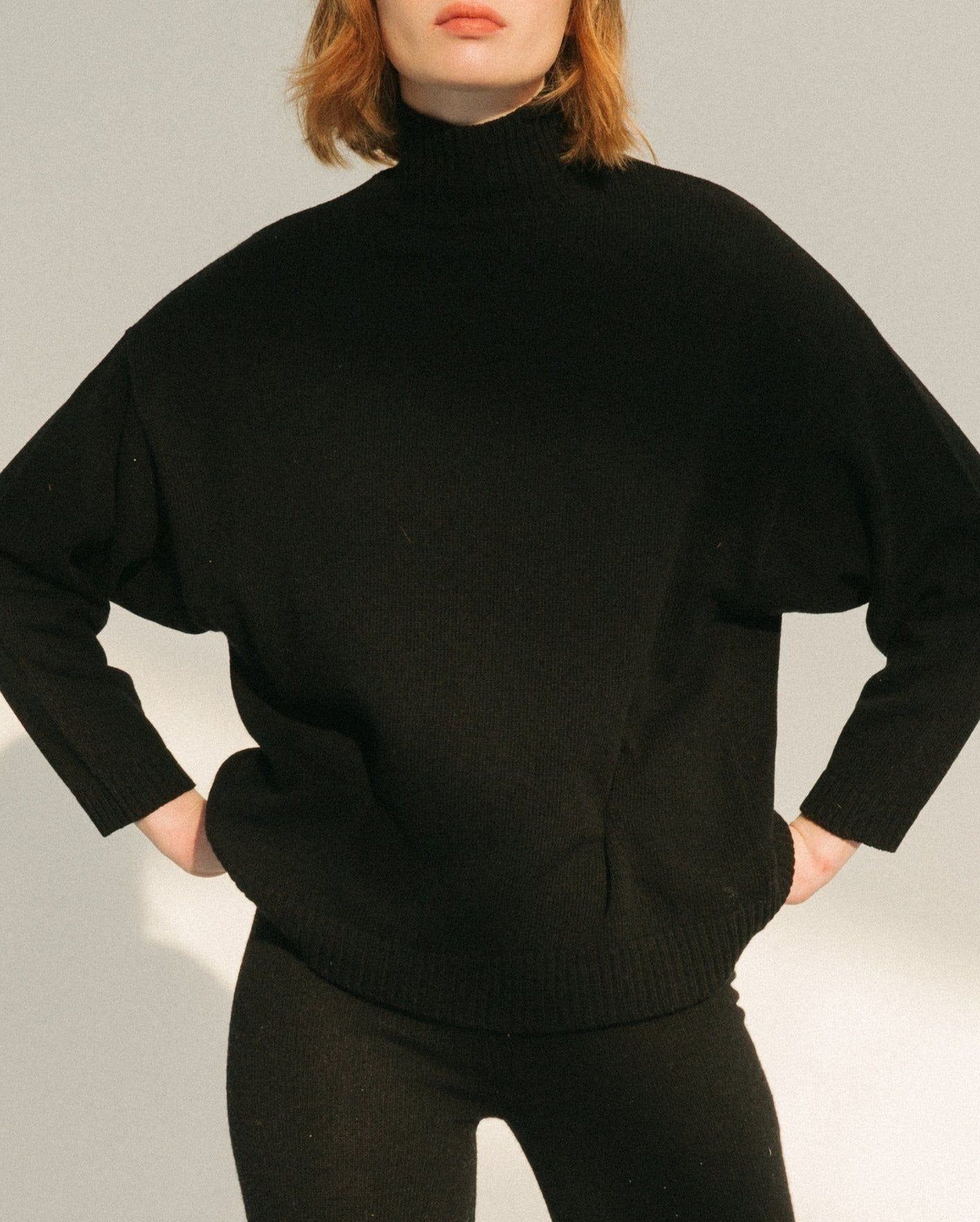 Passenger Top Black sold by Alohas product image thumbnail 5